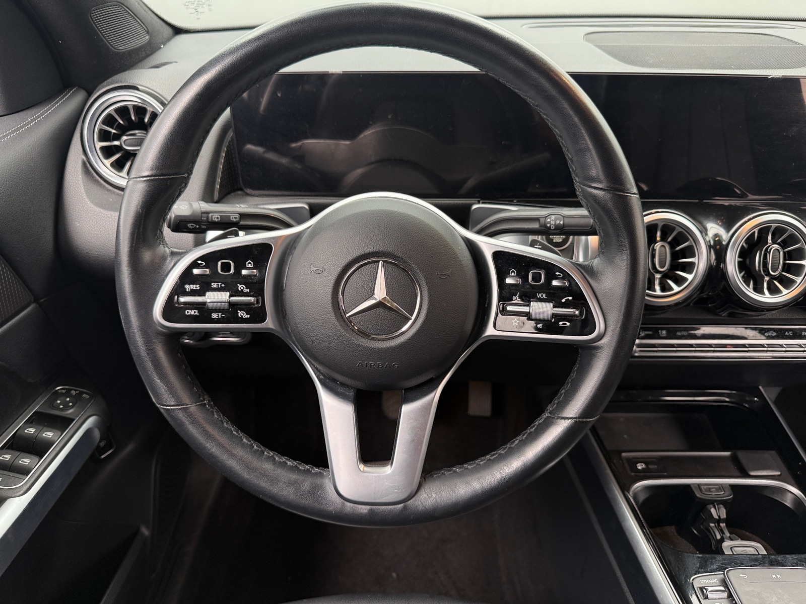 Thumbnail: 2022 Mercedes-Benz GLB - 4