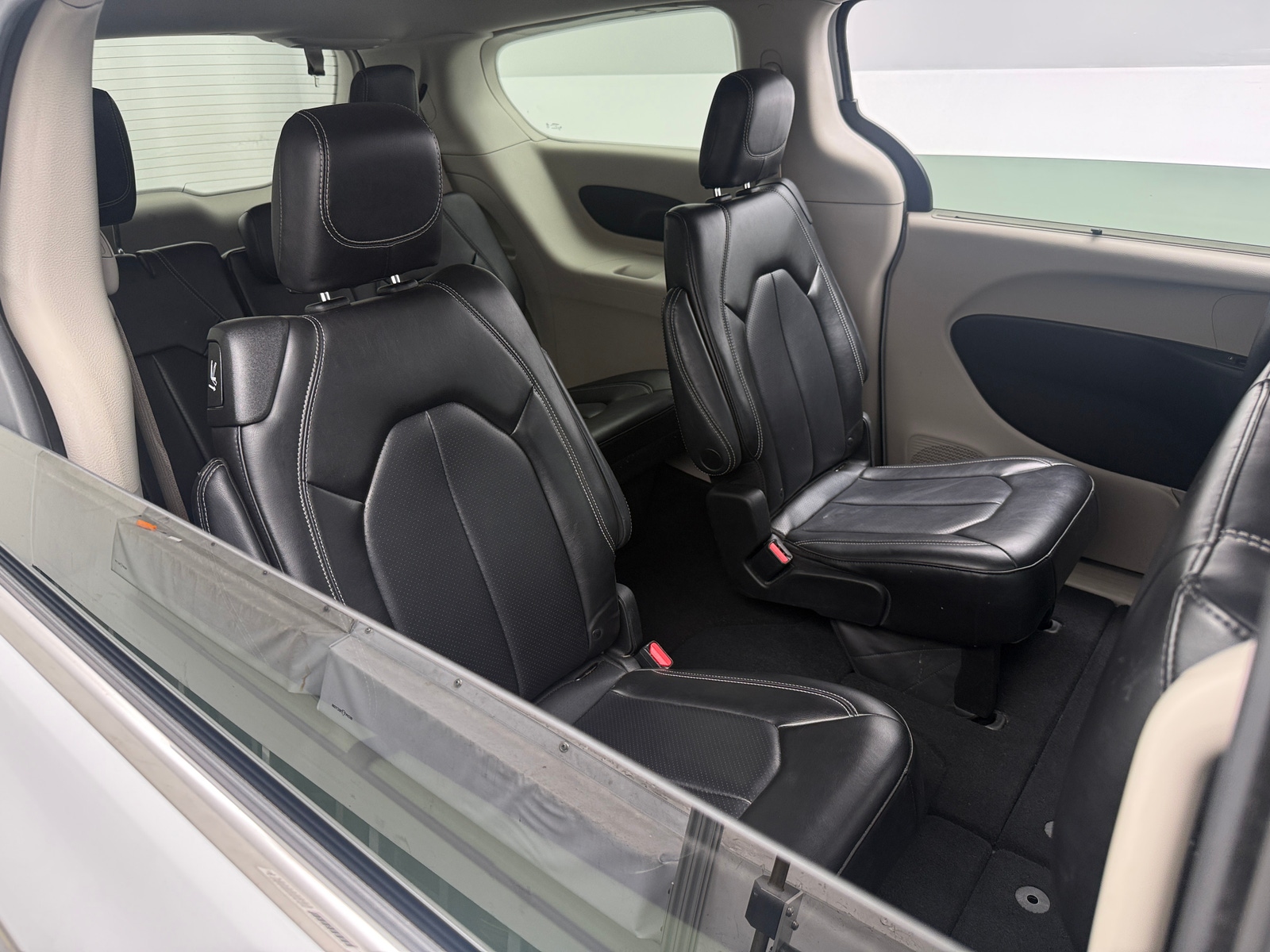 Thumbnail: 2023 Chrysler Pacifica - 5