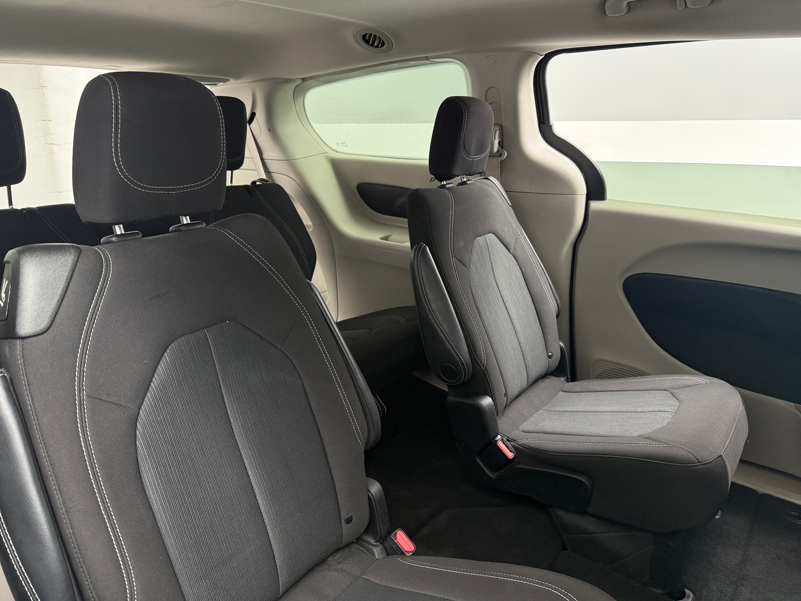 Thumbnail: 2023 Chrysler Voyager - 6