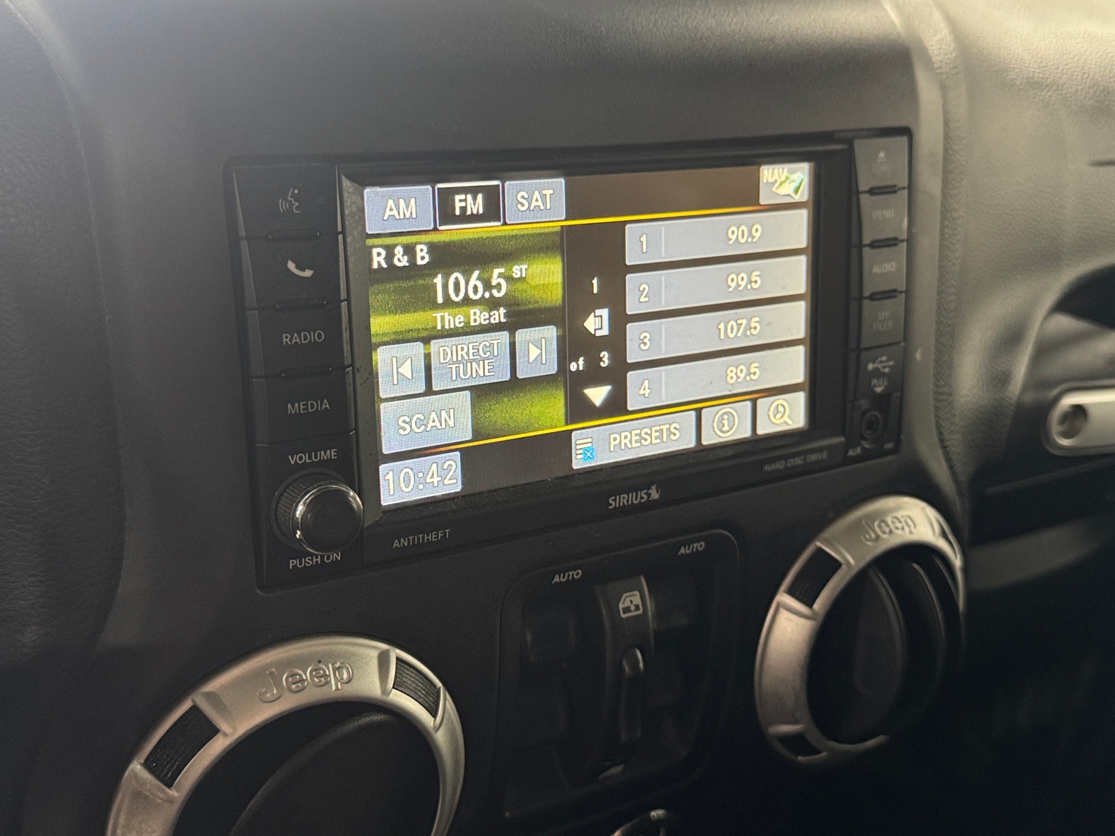 Thumbnail: 2016 Jeep Wrangler - 3