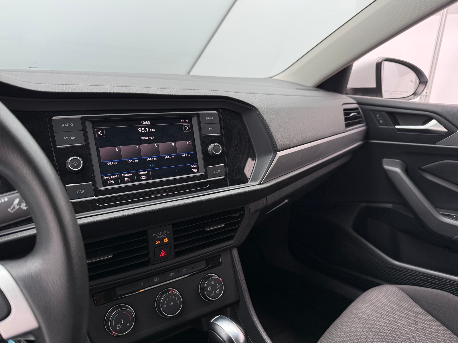 Thumbnail: 2019 Volkswagen Jetta - 4