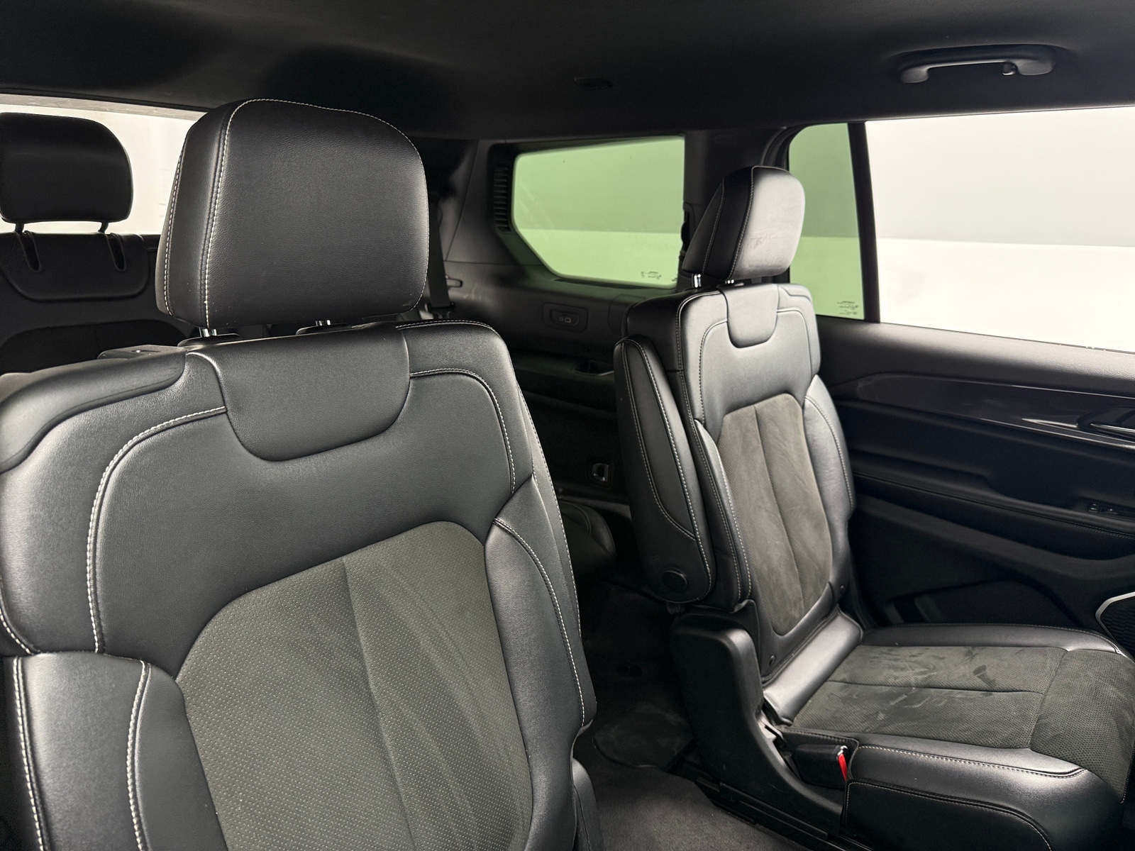 Thumbnail: 2022 Jeep Grand Cherokee L - 5