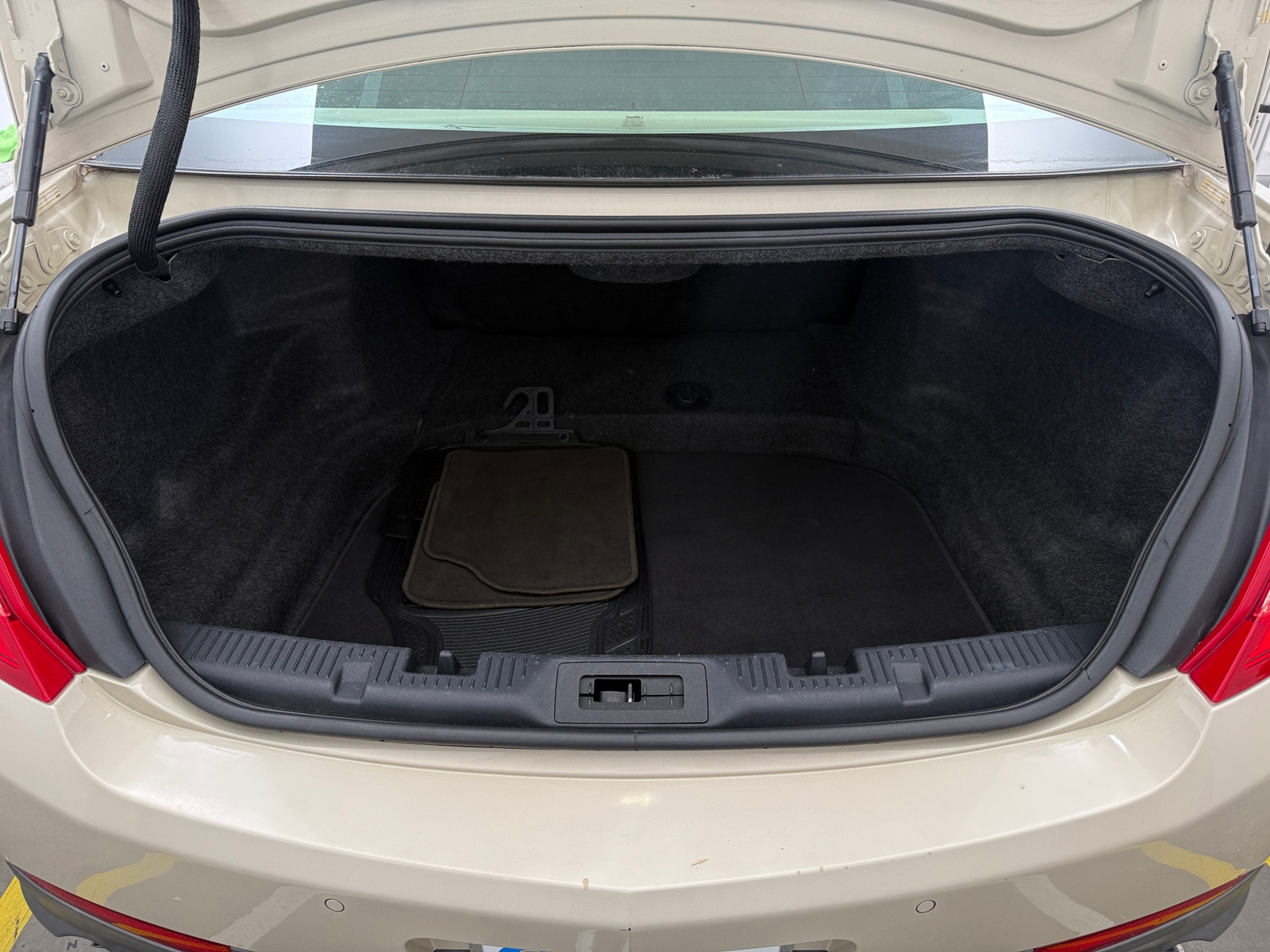 Thumbnail: 2014 Lincoln MKS - 6
