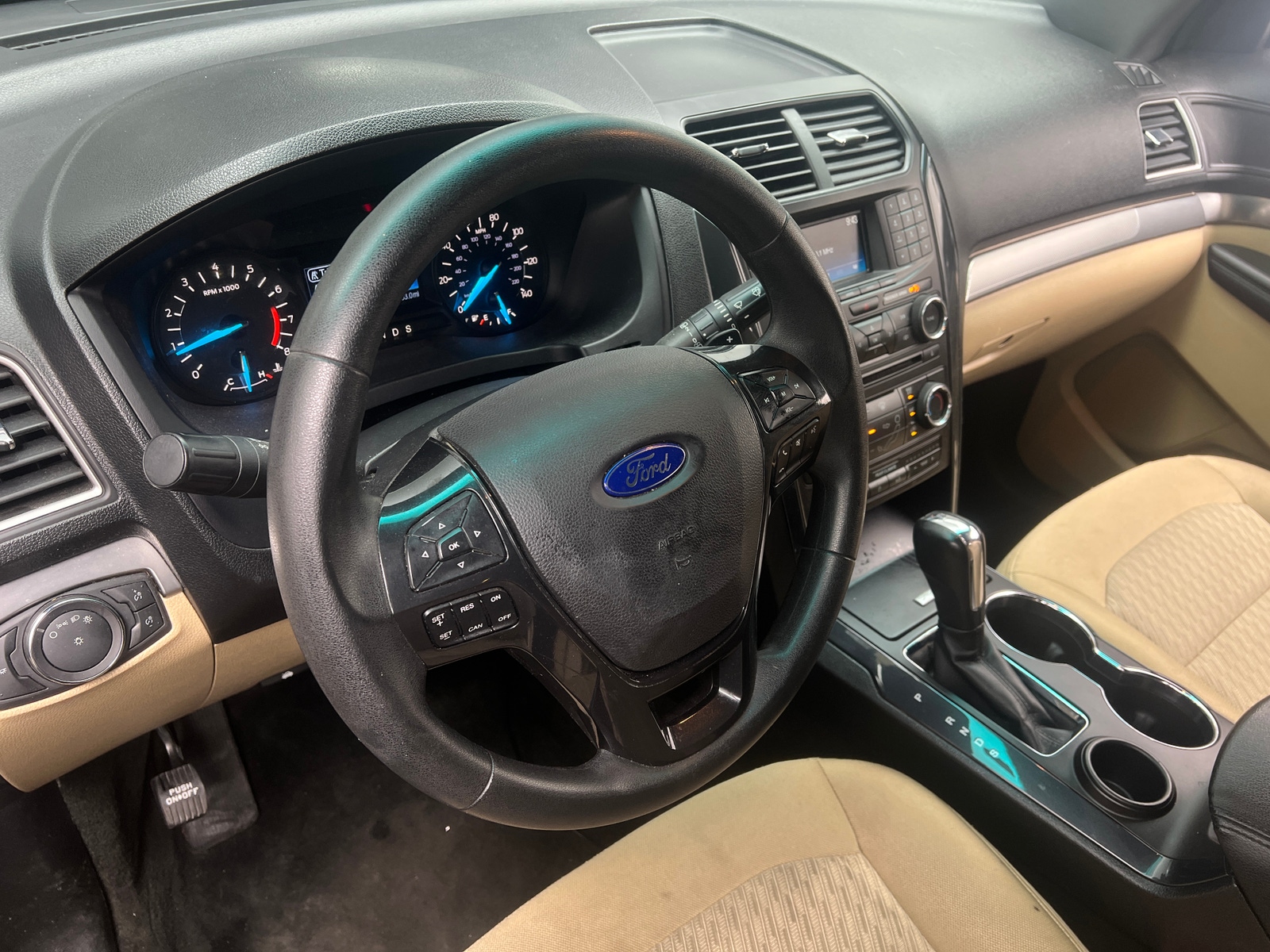 Thumbnail: 2016 Ford Explorer - 5