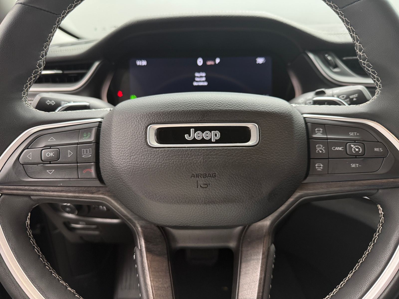 Thumbnail: 2023 Jeep Grand Cherokee - 4