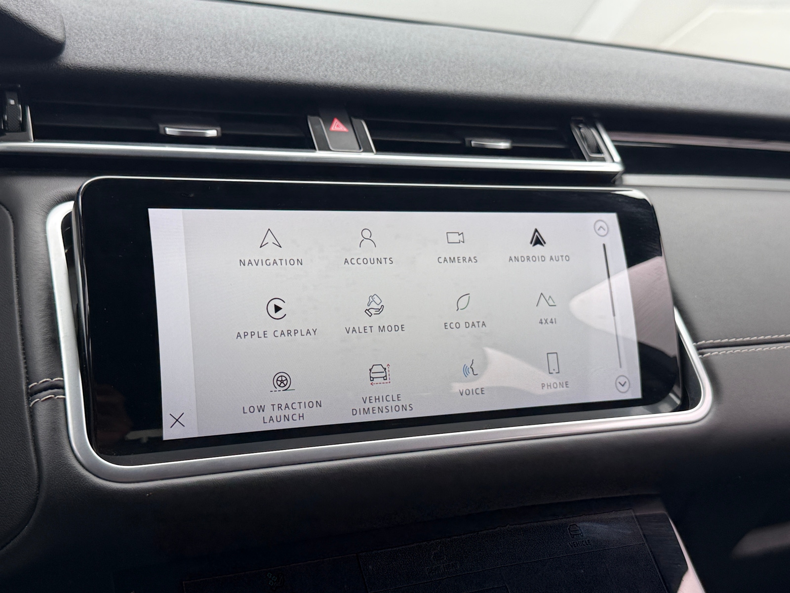 Thumbnail: 2022 Land Rover Range Rover Velar - 4