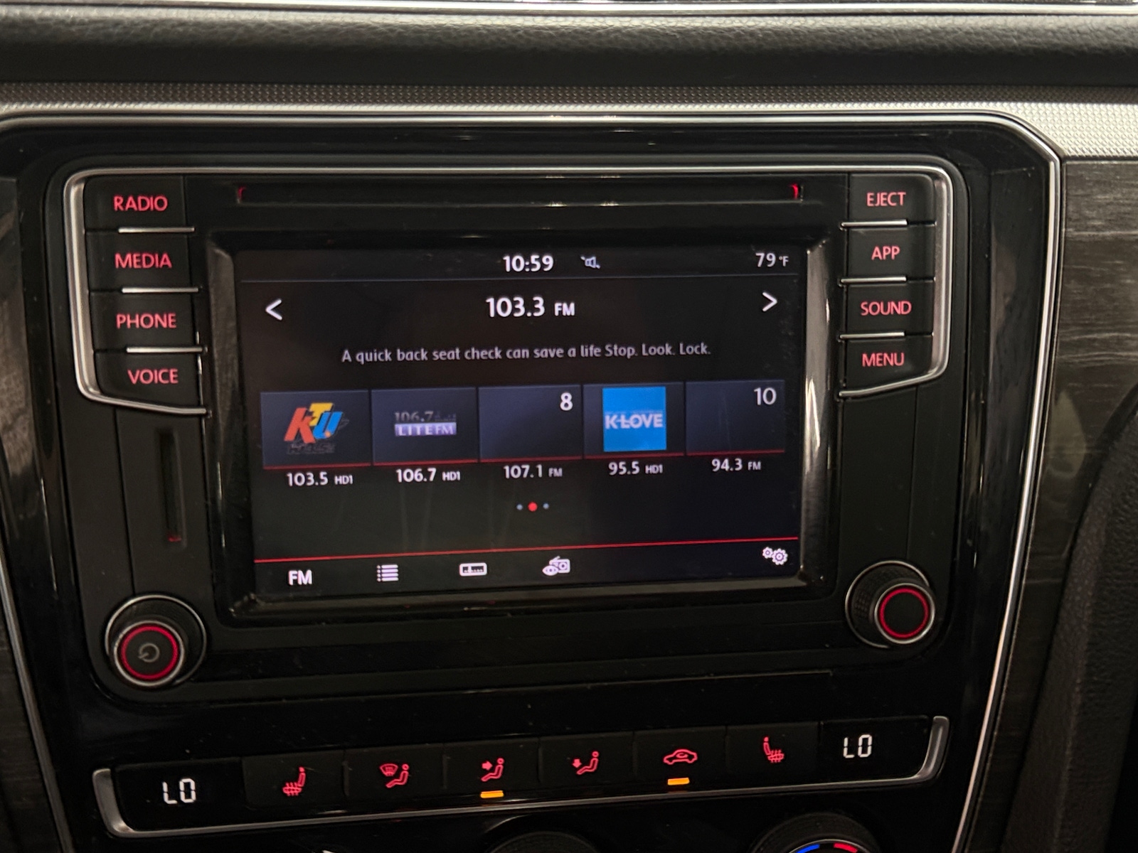 Thumbnail: 2018 Volkswagen Passat - 4