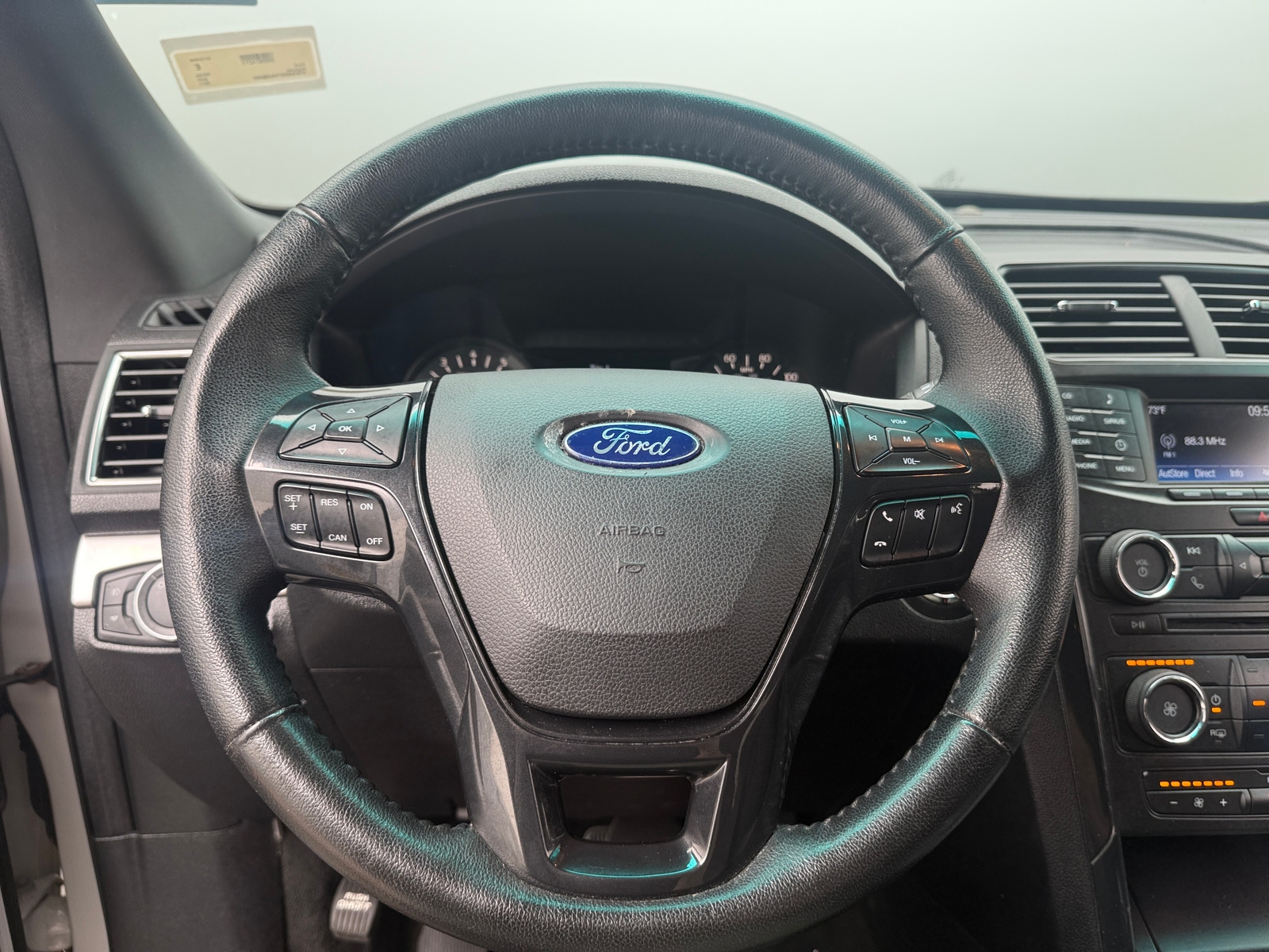 Thumbnail: 2017 Ford Explorer - 5