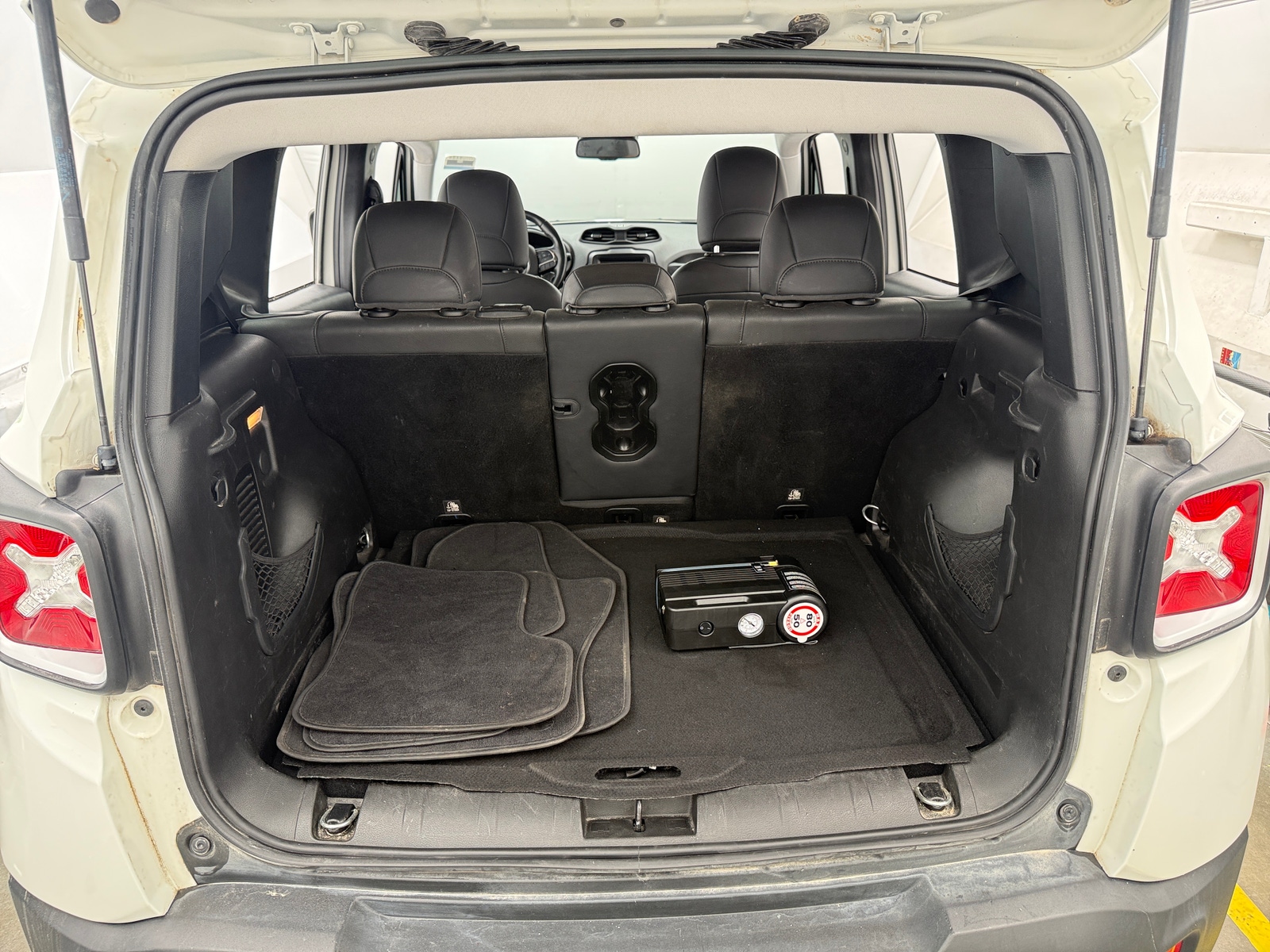 Thumbnail: 2018 Jeep Renegade - 6
