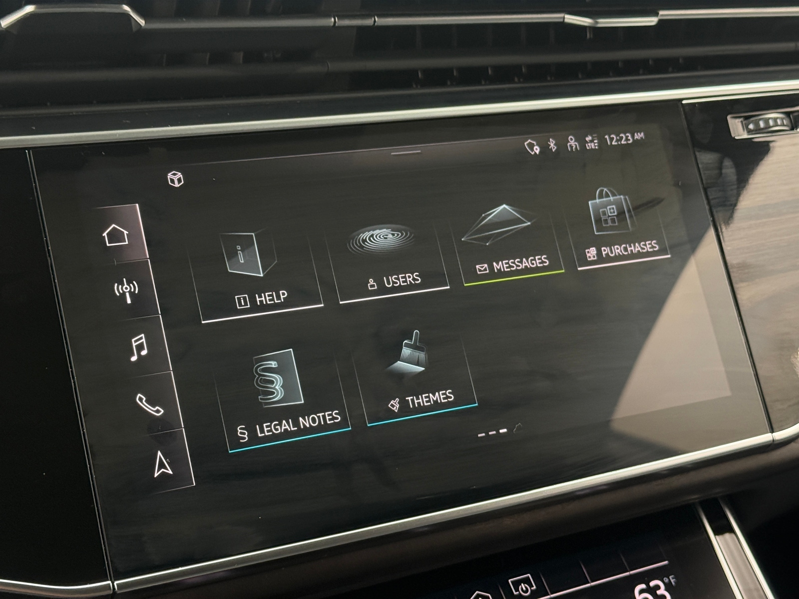 Thumbnail: 2023 Audi Q8 - 3