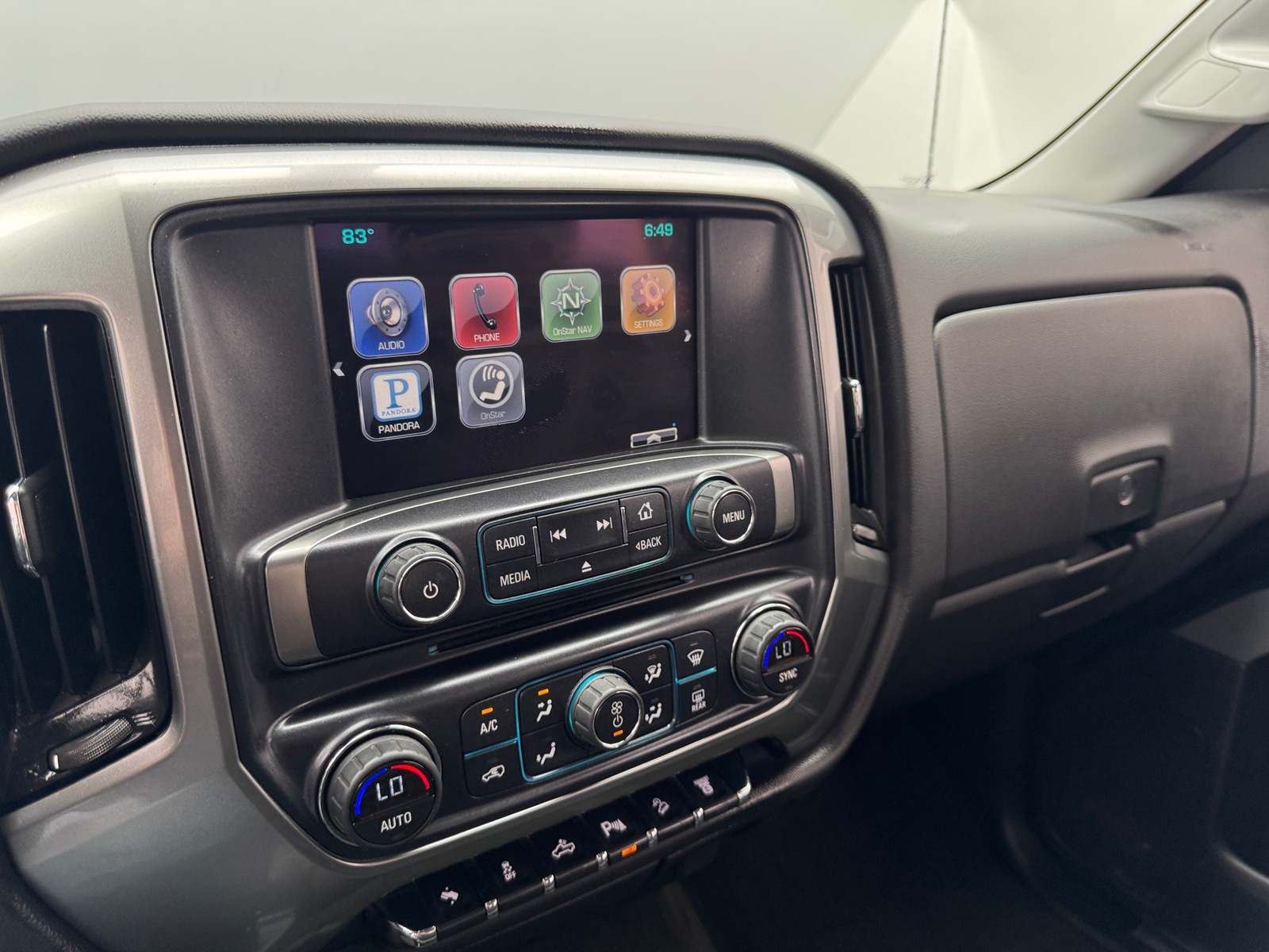 Thumbnail: 2015 Chevrolet Silverado 2500 - 4
