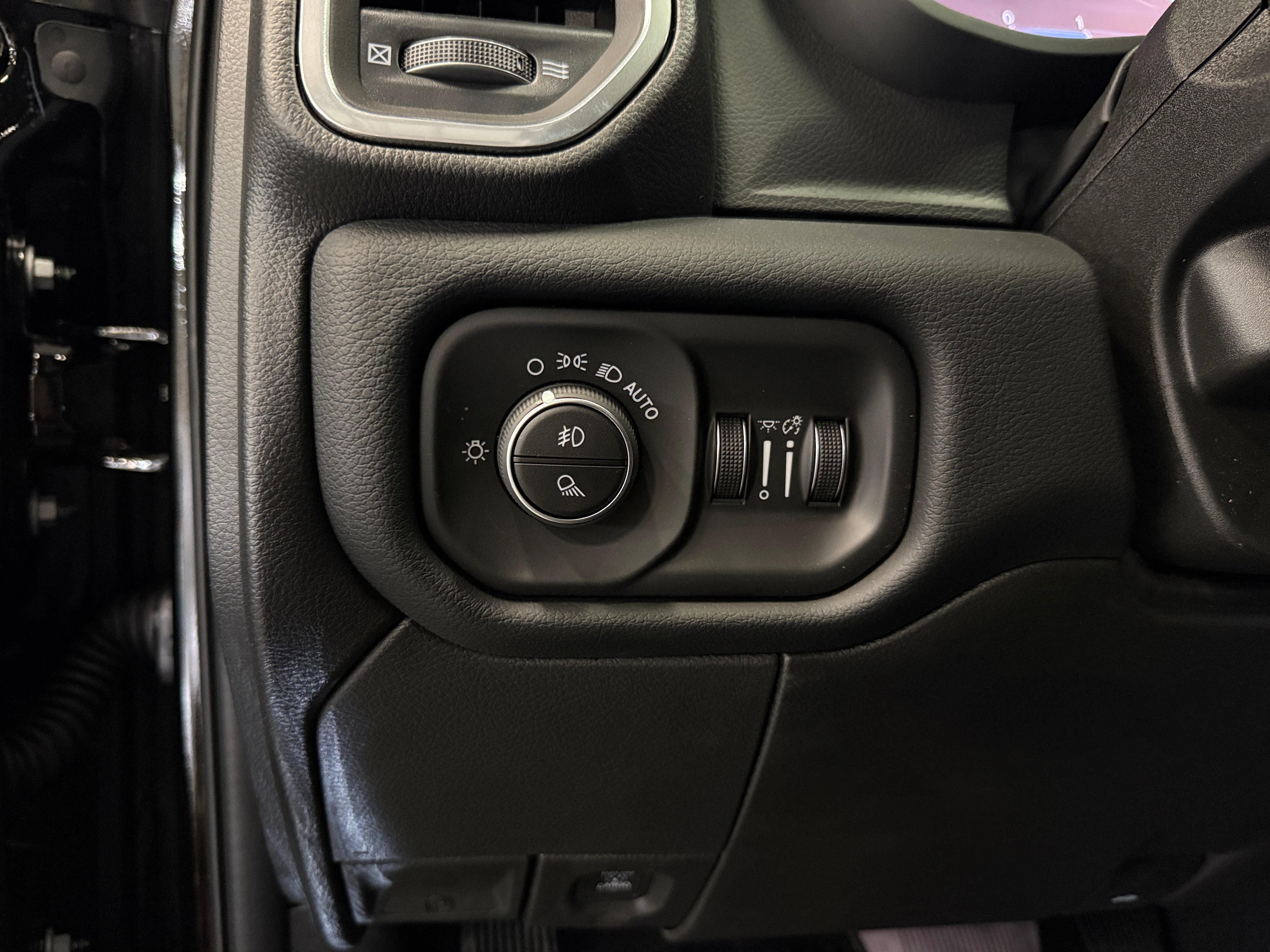 2026 RAM 2500 Laramie - Photo 15