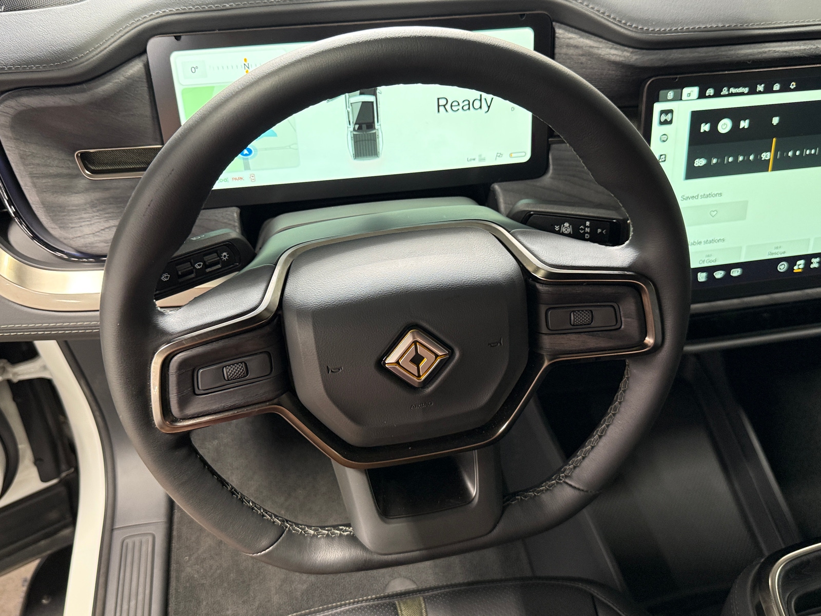 Thumbnail: 2022 Rivian R1T - 4