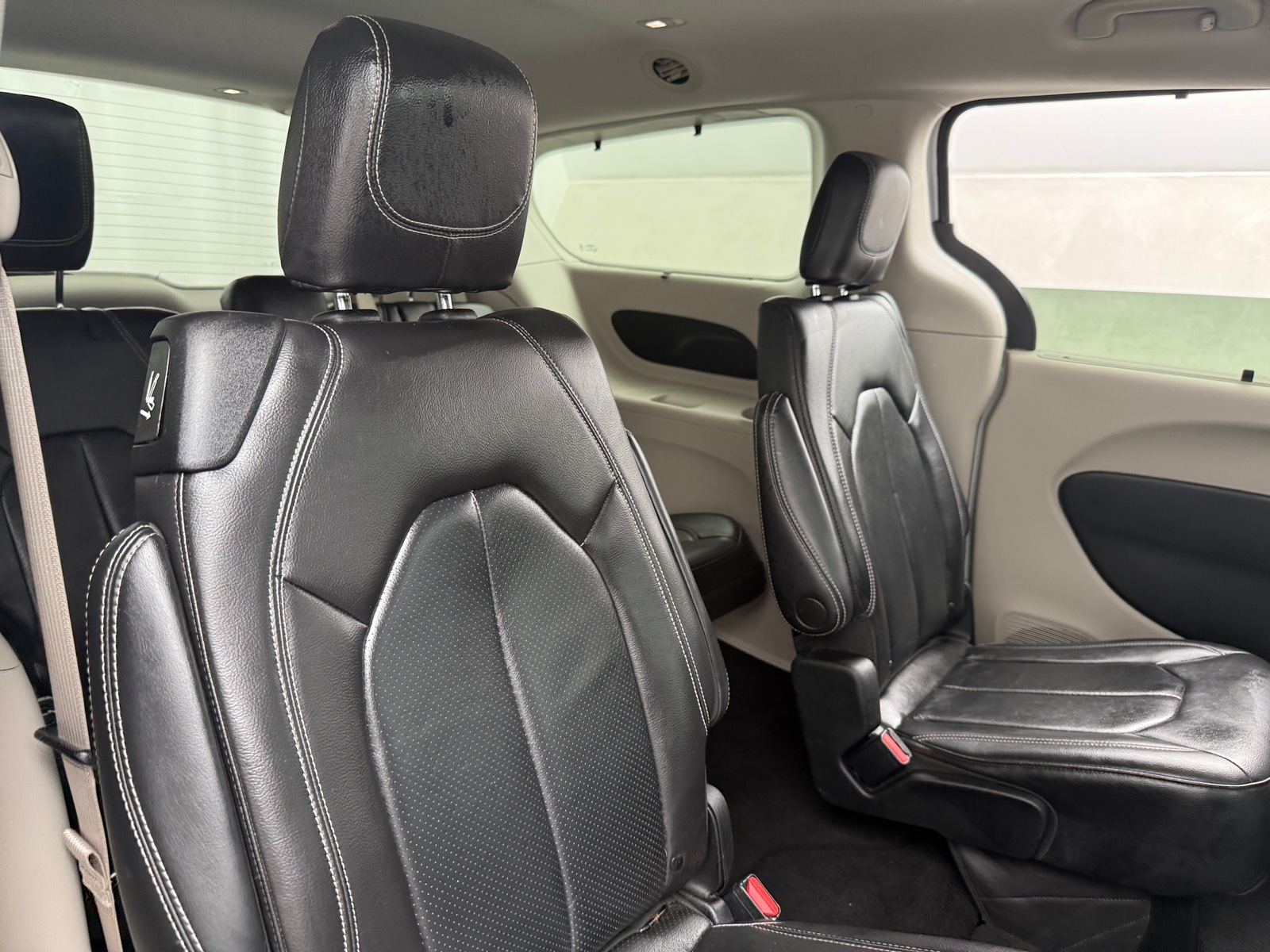 Thumbnail: 2022 Chrysler Pacifica - 5