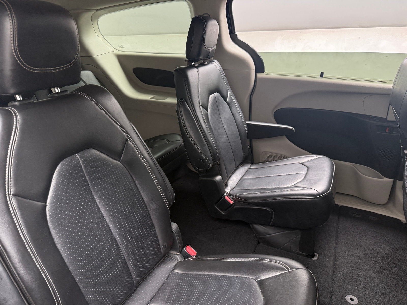 Thumbnail: 2024 Chrysler Pacifica - 5