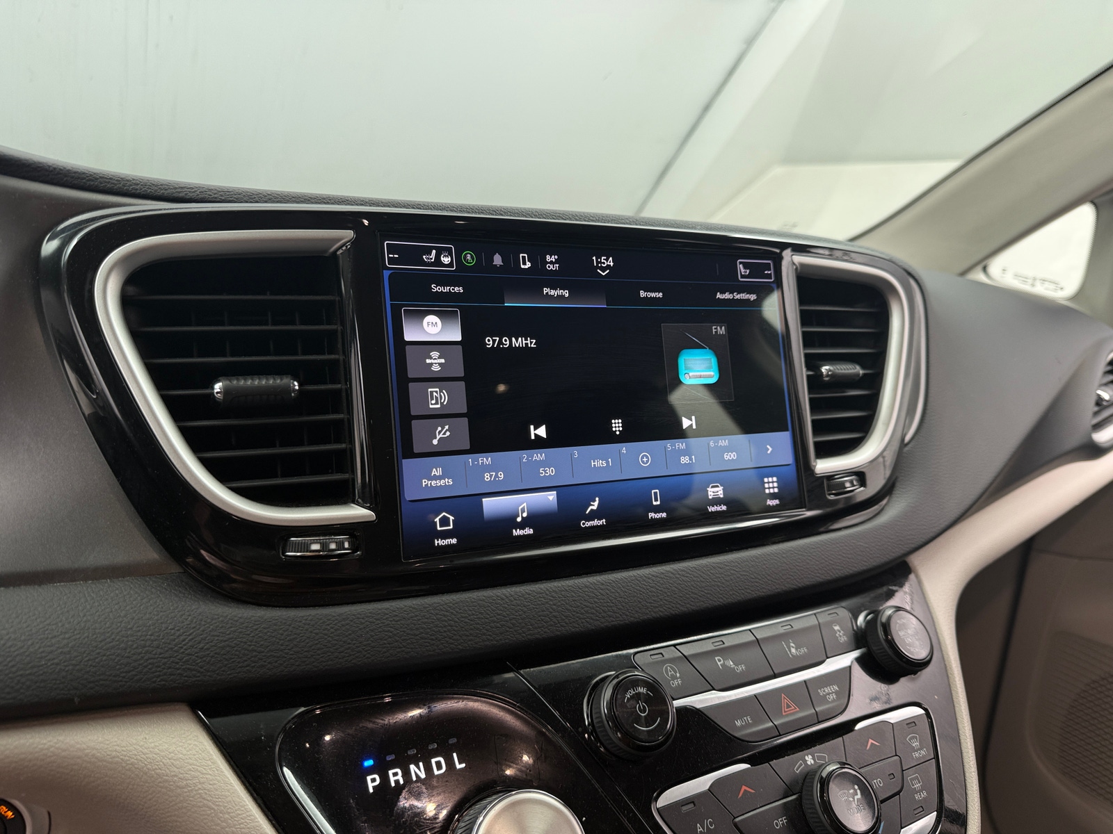 Thumbnail: 2024 Chrysler Pacifica - 3
