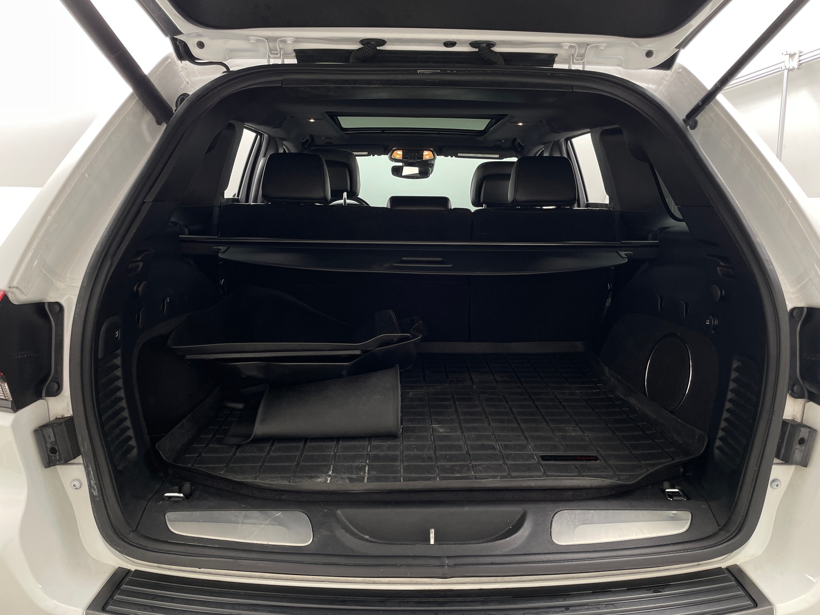 Thumbnail: 2020 Jeep Grand Cherokee - 6