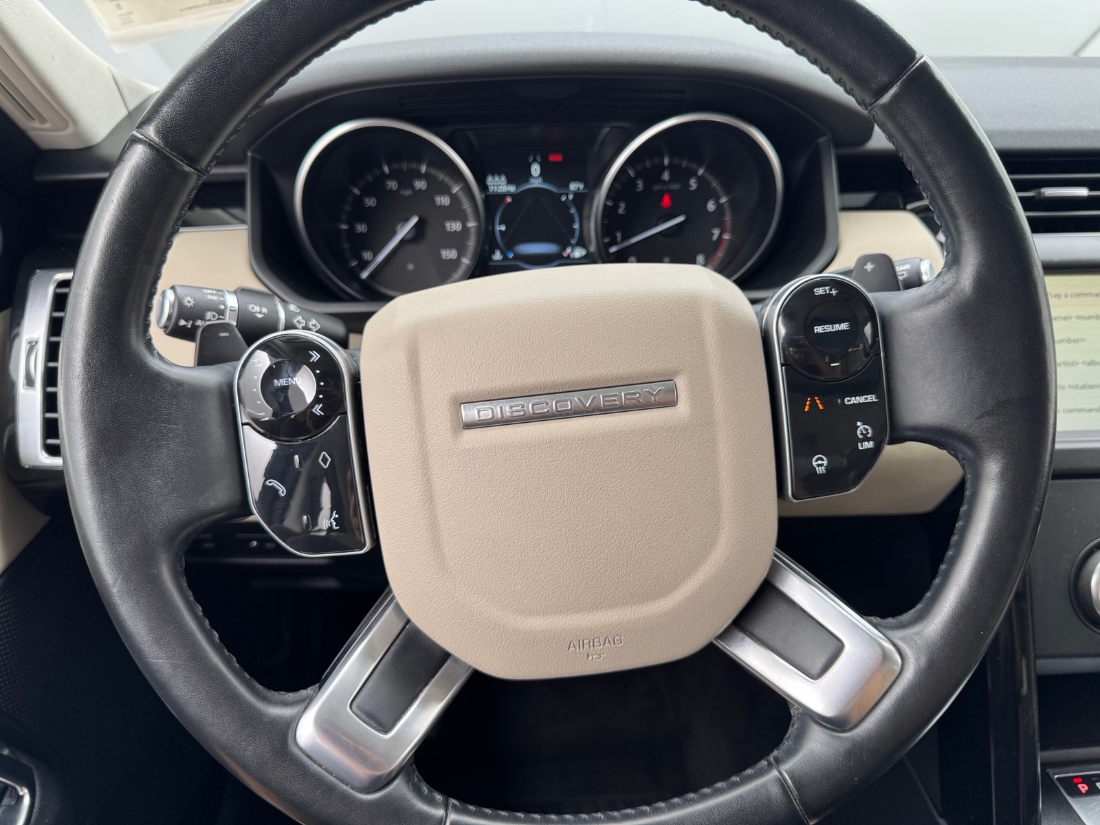 Thumbnail: 2020 Land Rover Discovery - 4