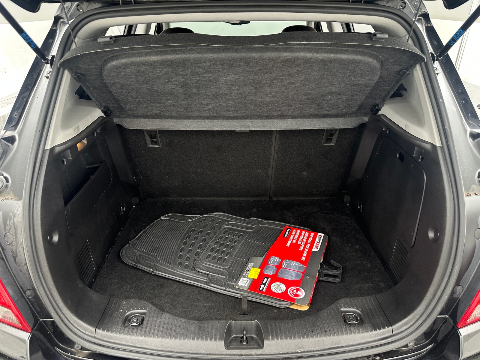 Thumbnail: 2019 Chevrolet Trax - 6