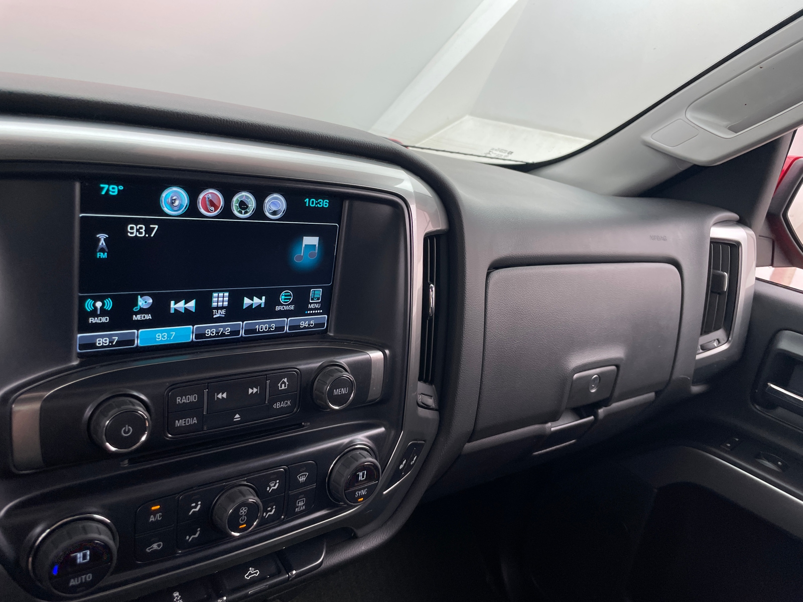 Thumbnail: 2016 Chevrolet Silverado 1500 - 4