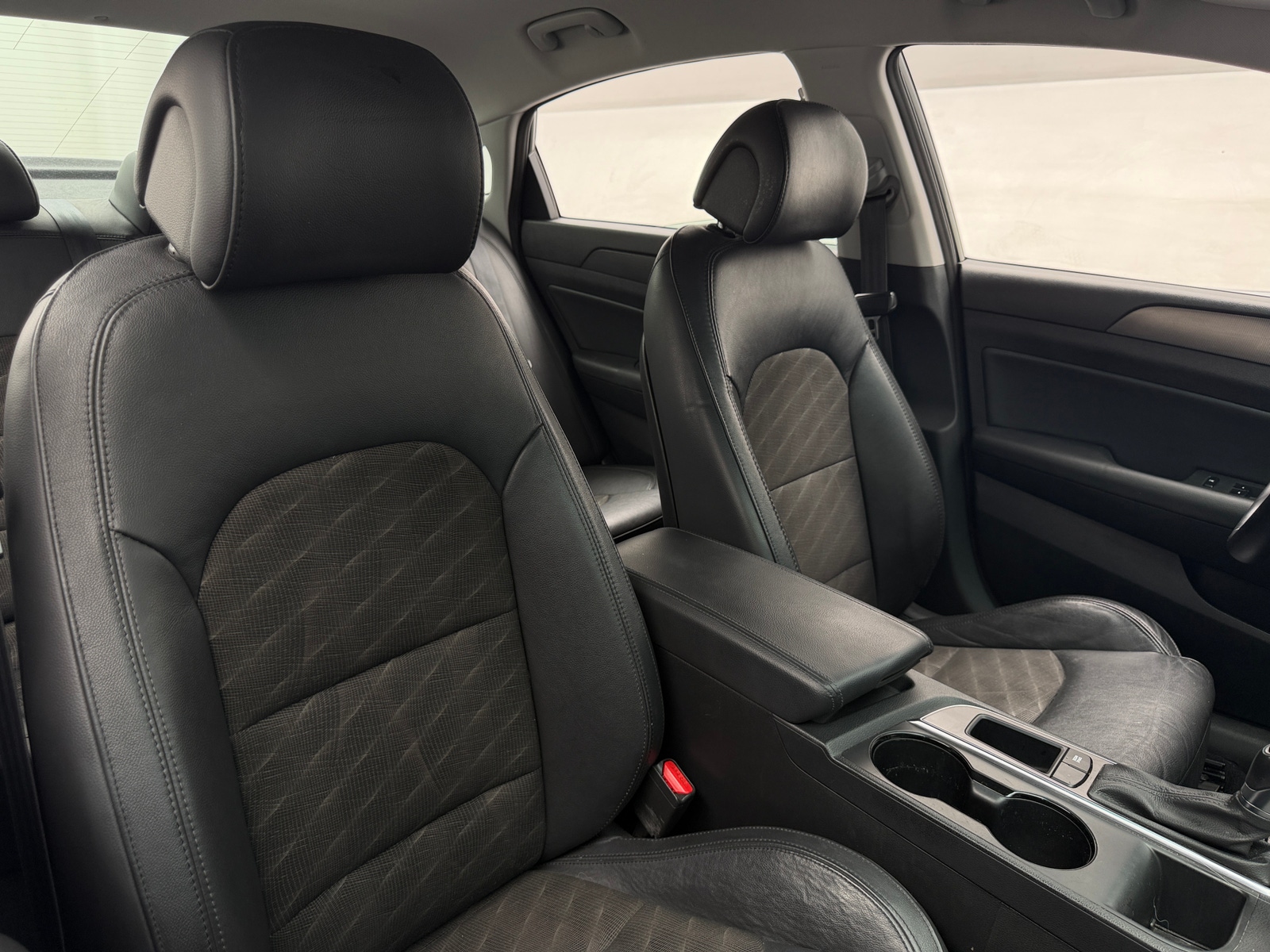 Thumbnail: 2015 Hyundai Sonata - 2