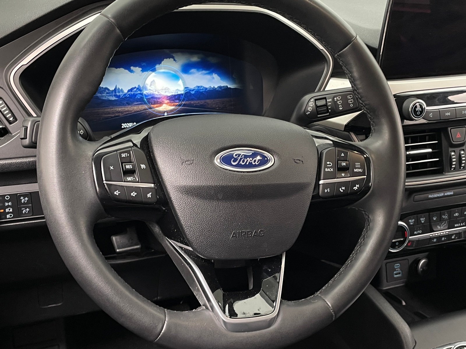 Thumbnail: 2021 Ford Escape - 4