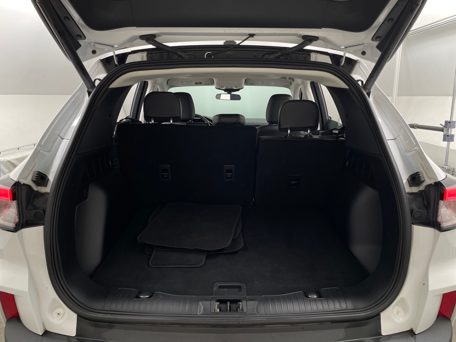 Thumbnail: 2021 Ford Escape - 6