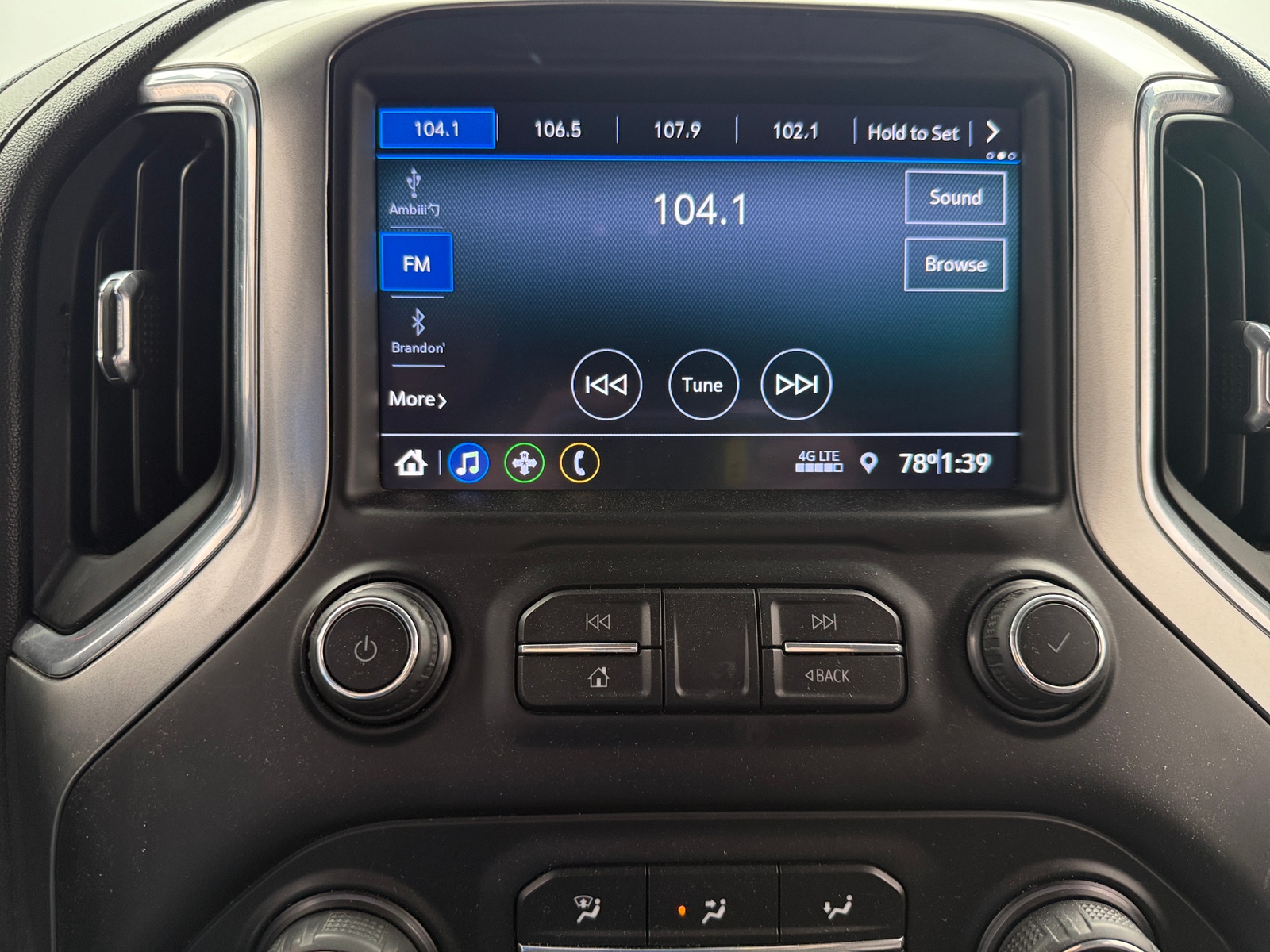 Thumbnail: 2020 Chevrolet Silverado 1500 - 4
