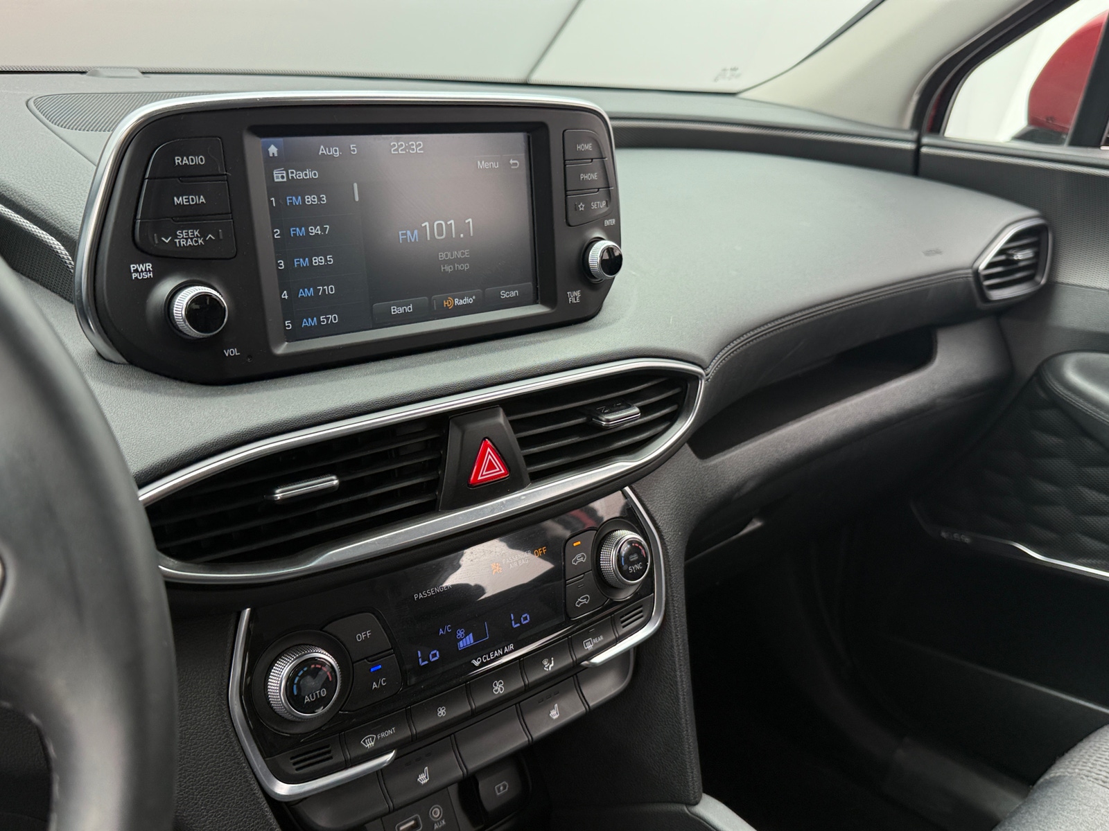 Thumbnail: 2019 Hyundai Santa Fe - 4