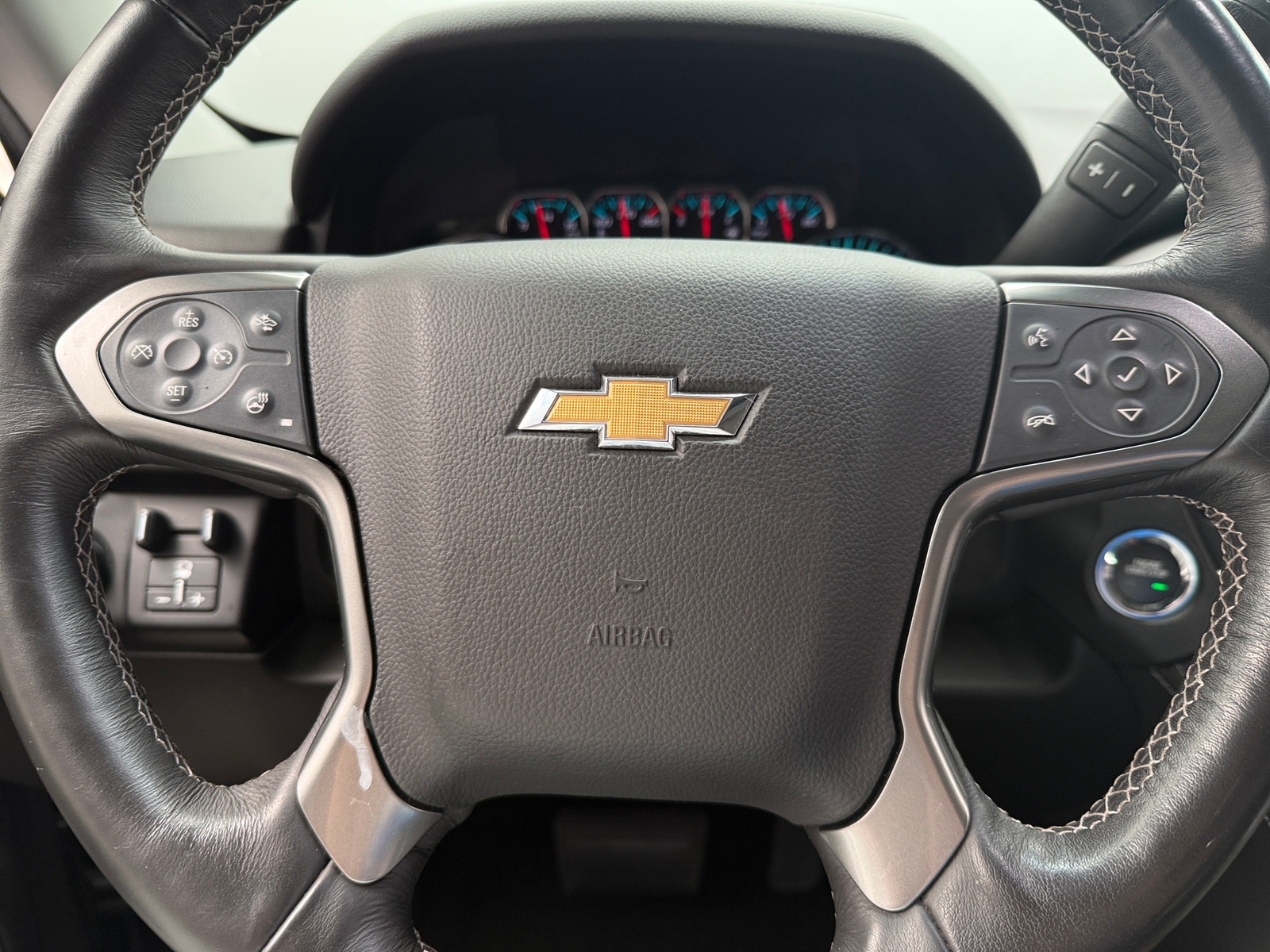 Thumbnail: 2018 Chevrolet Suburban - 4