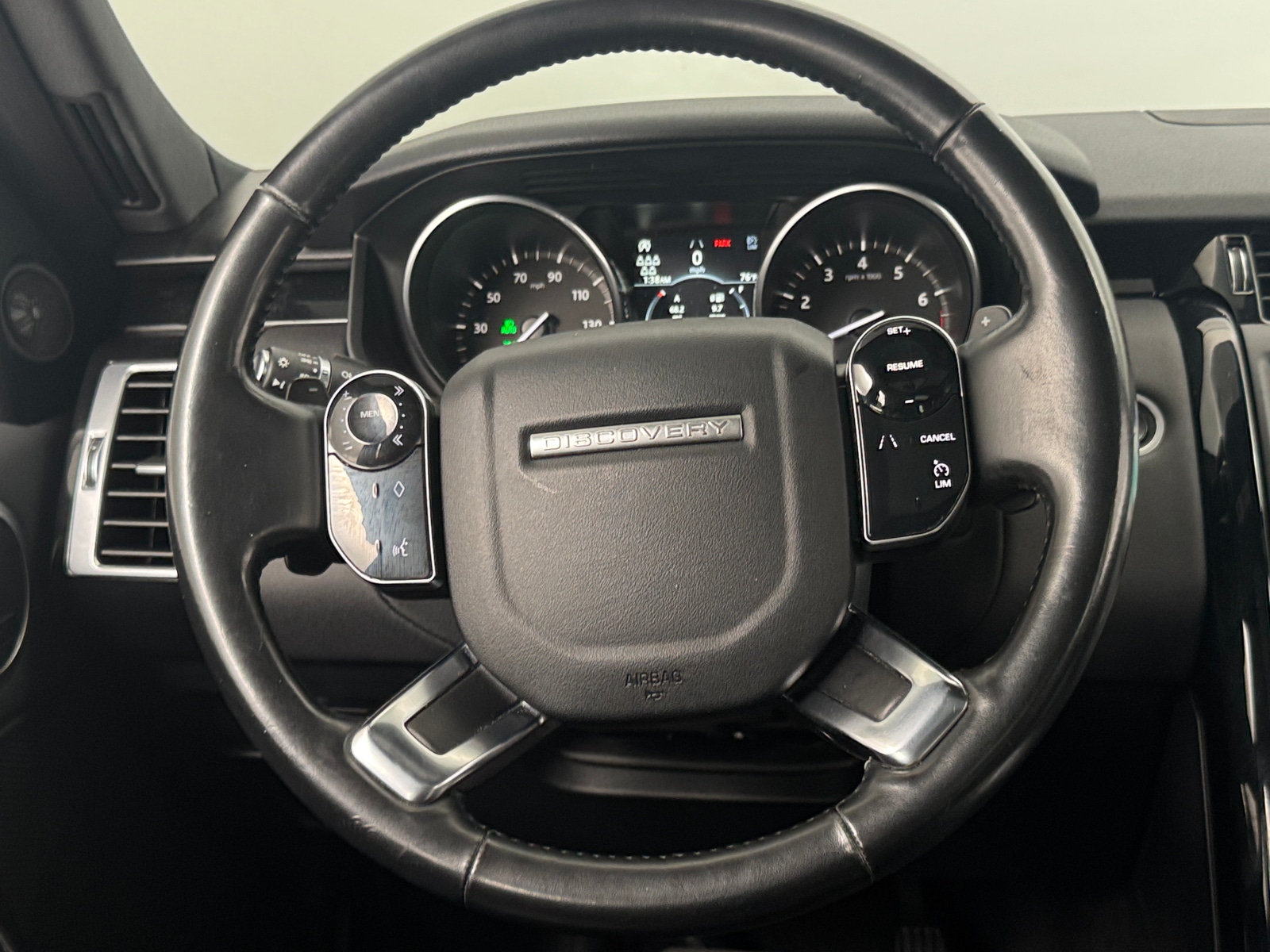 Thumbnail: 2020 Land Rover Discovery - 4