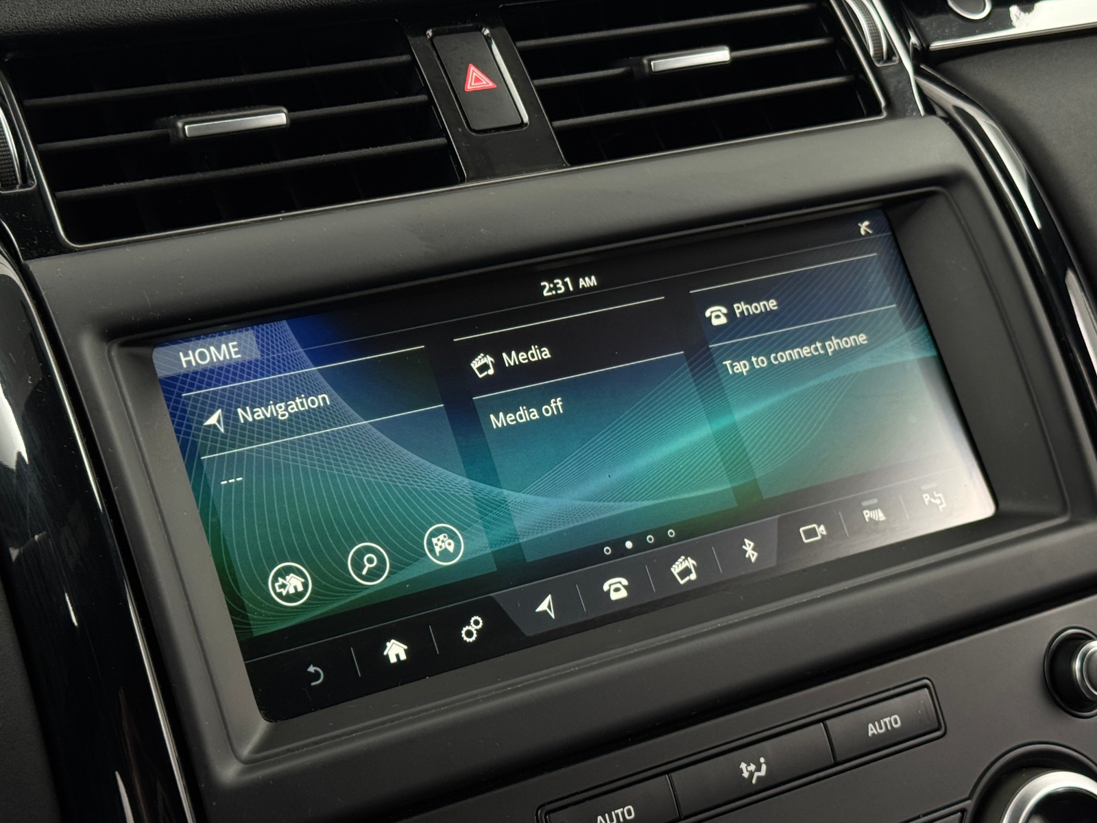 Thumbnail: 2020 Land Rover Discovery - 3