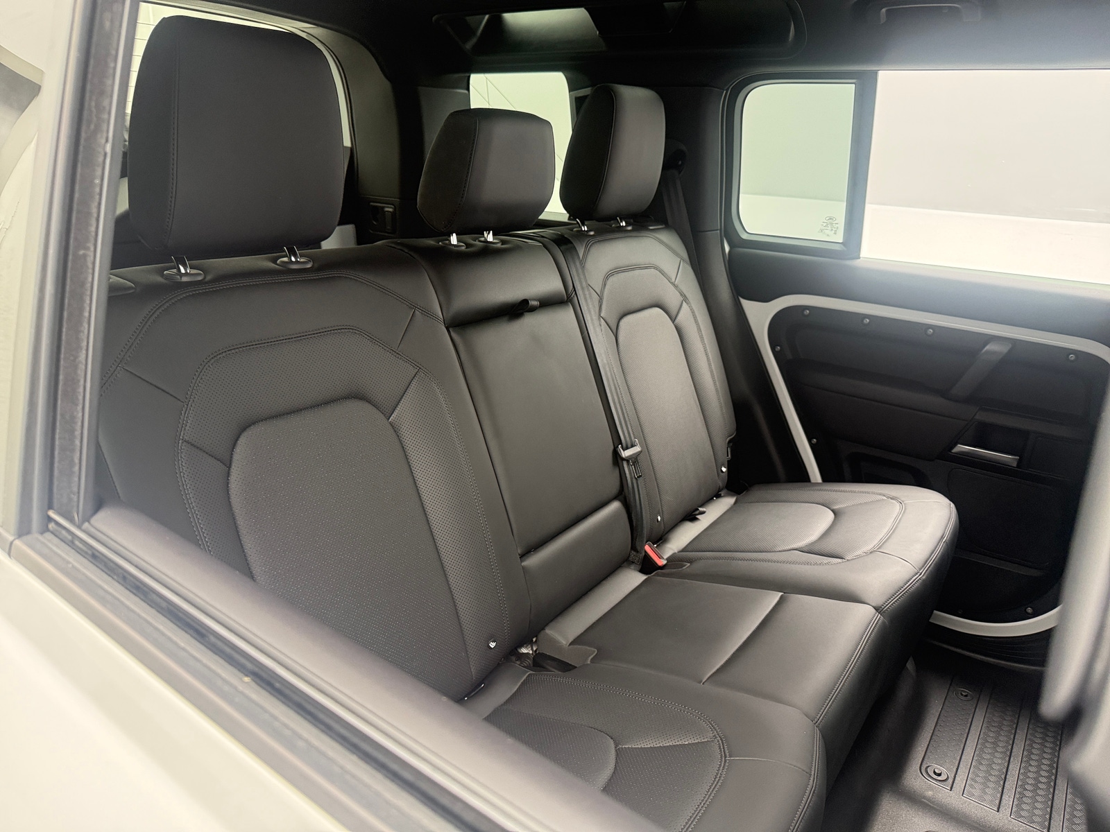 Thumbnail: 2025 Land Rover Defender - 5