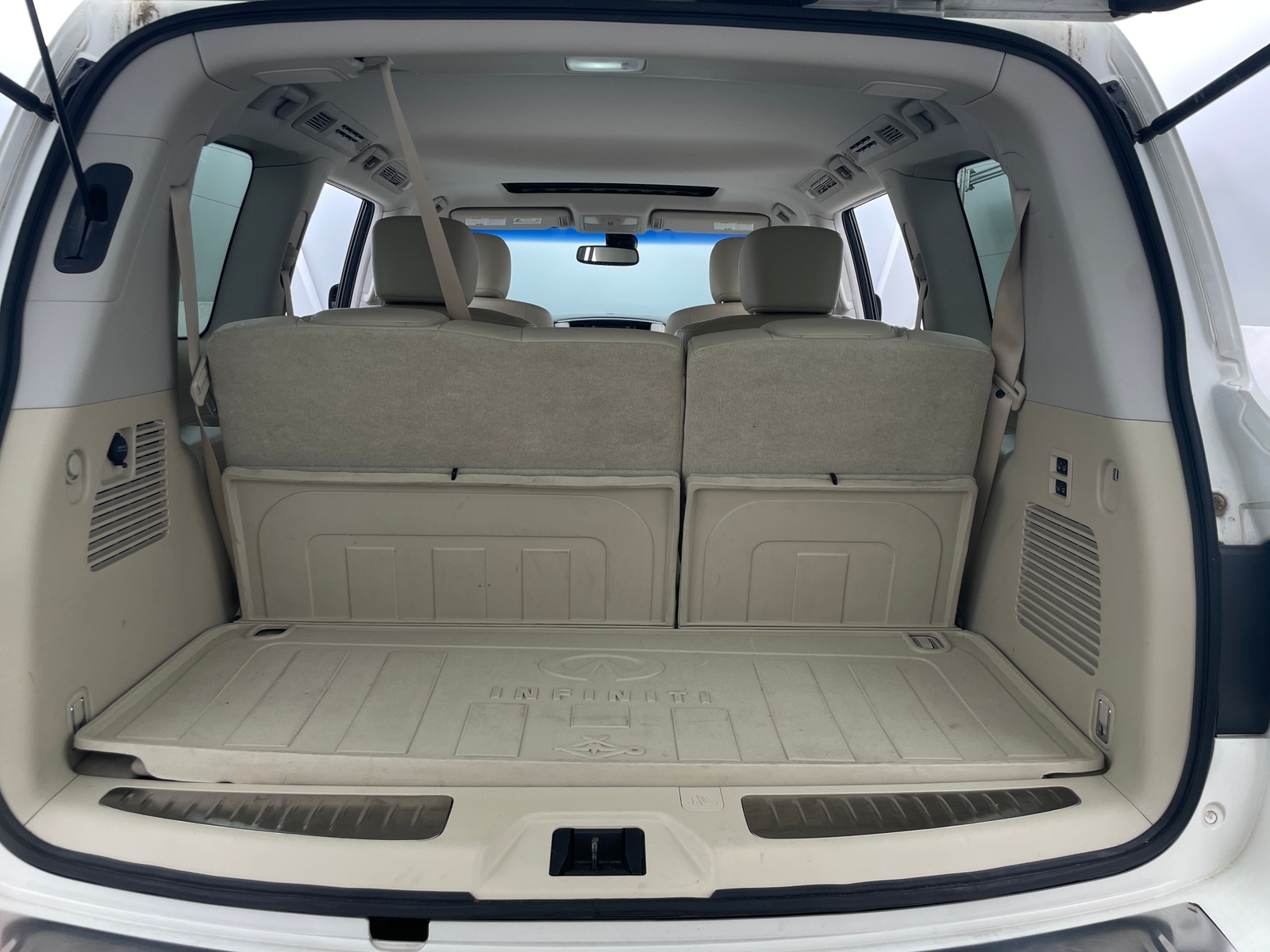 Thumbnail: 2016 INFINITI QX80 - 6