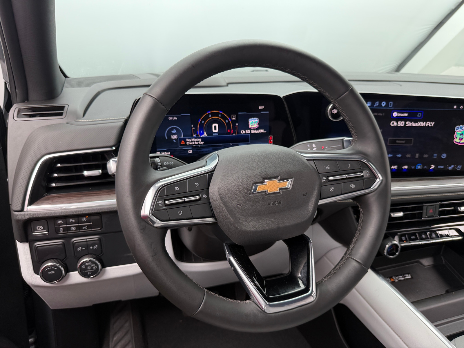 Thumbnail: 2025 Chevrolet Suburban - 4