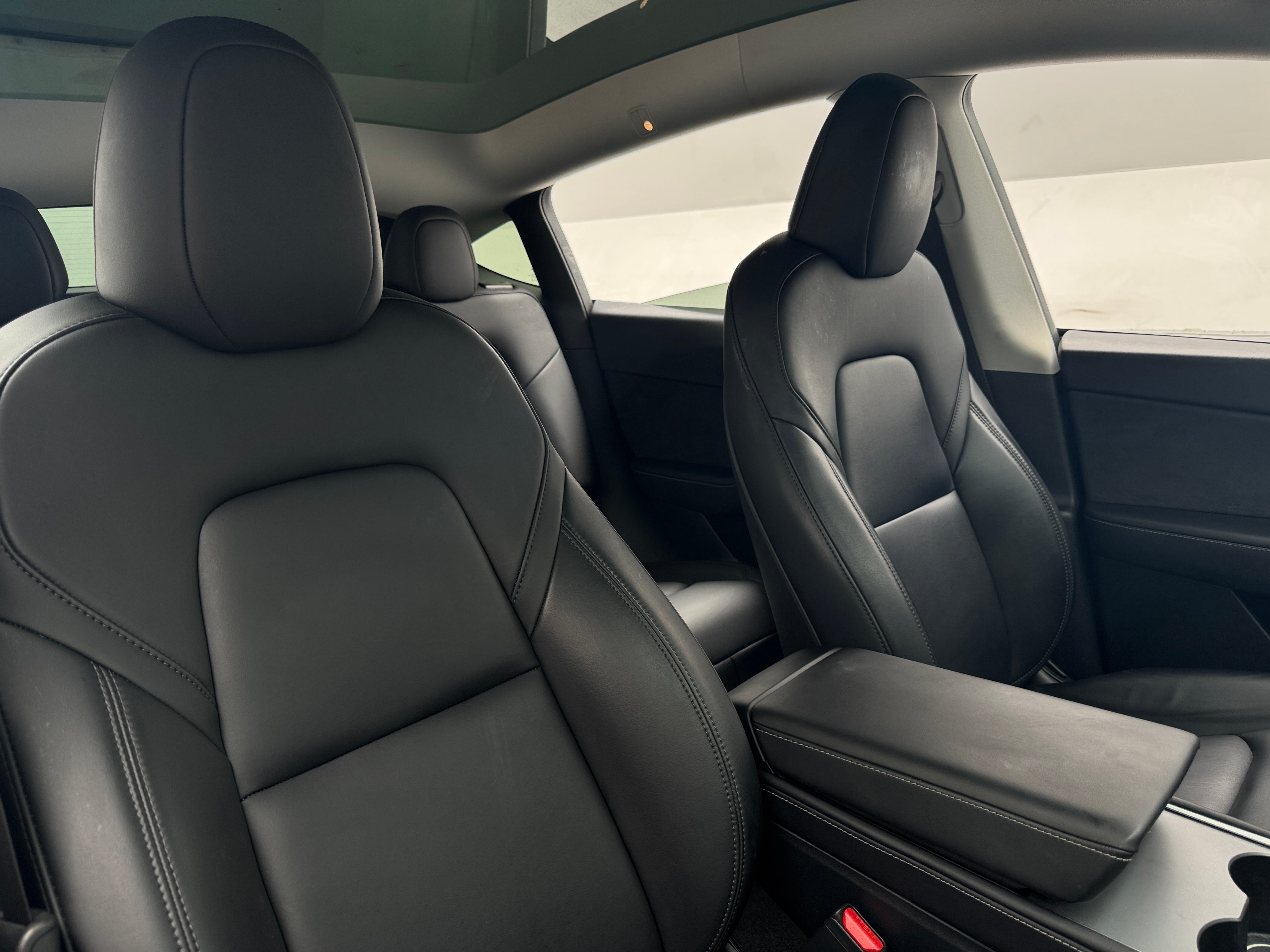 Used 2025 Tesla Model Y Long Range with VIN 7SAYGAEE1SF220618 for sale in Auburn, WA