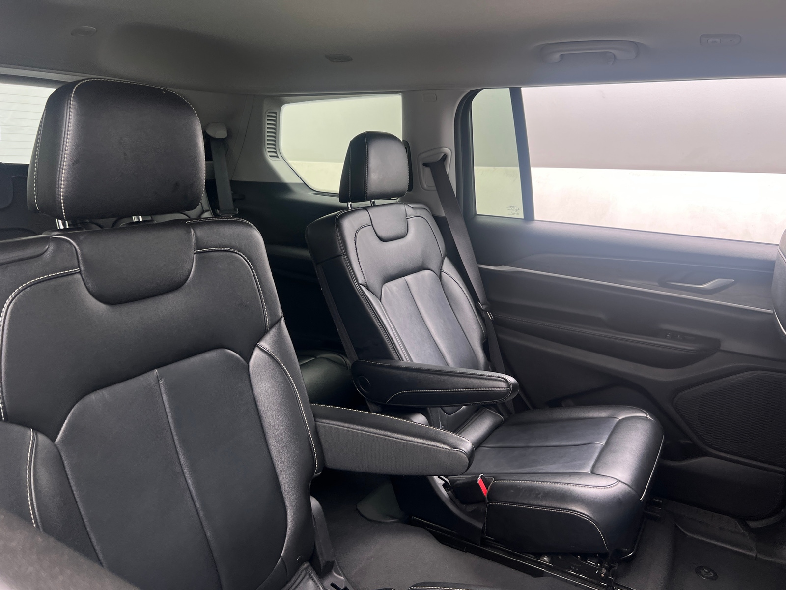 Thumbnail: 2023 Jeep Grand Cherokee L - 5