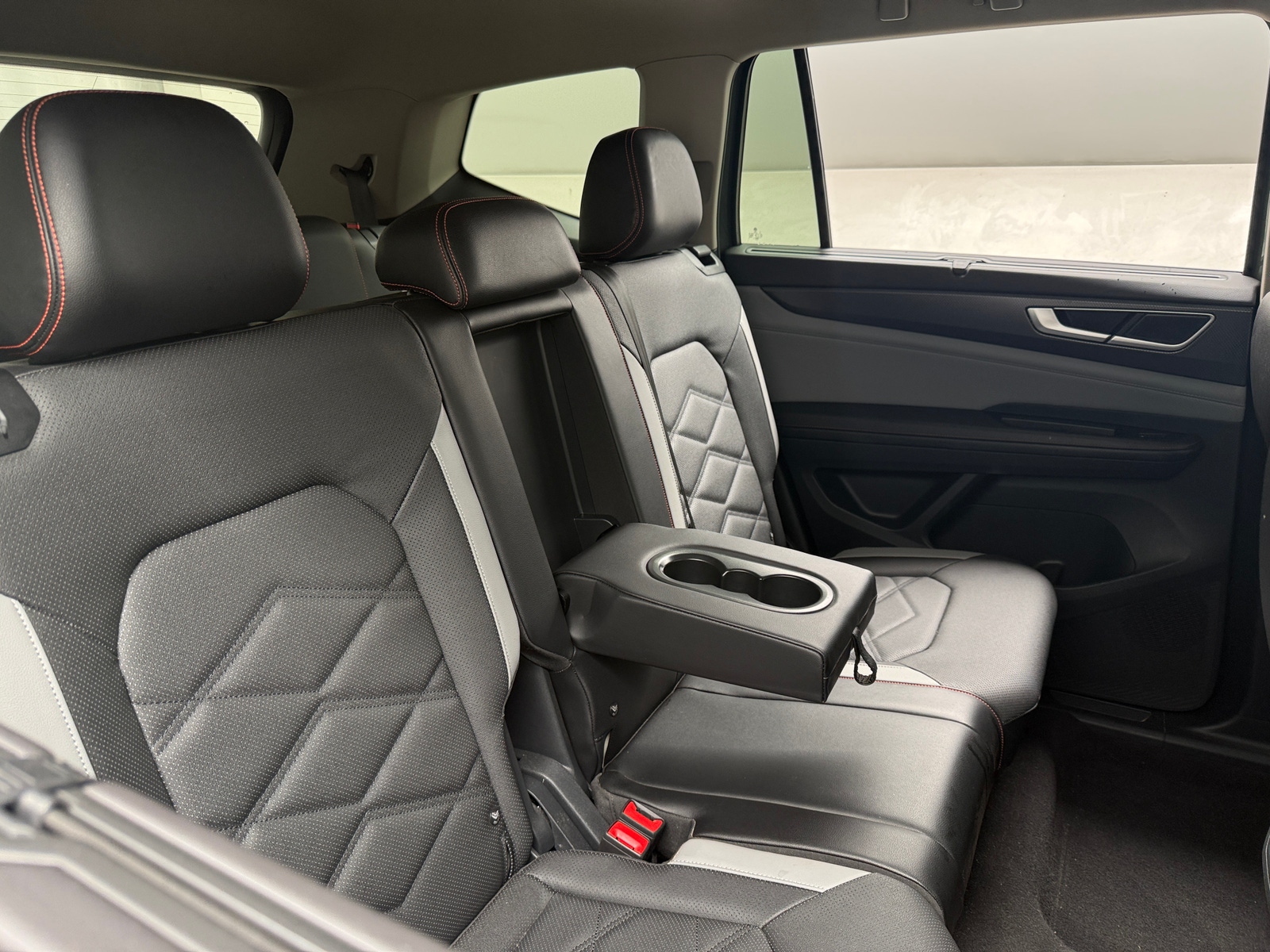 Thumbnail: 2024 Volkswagen Atlas - 5