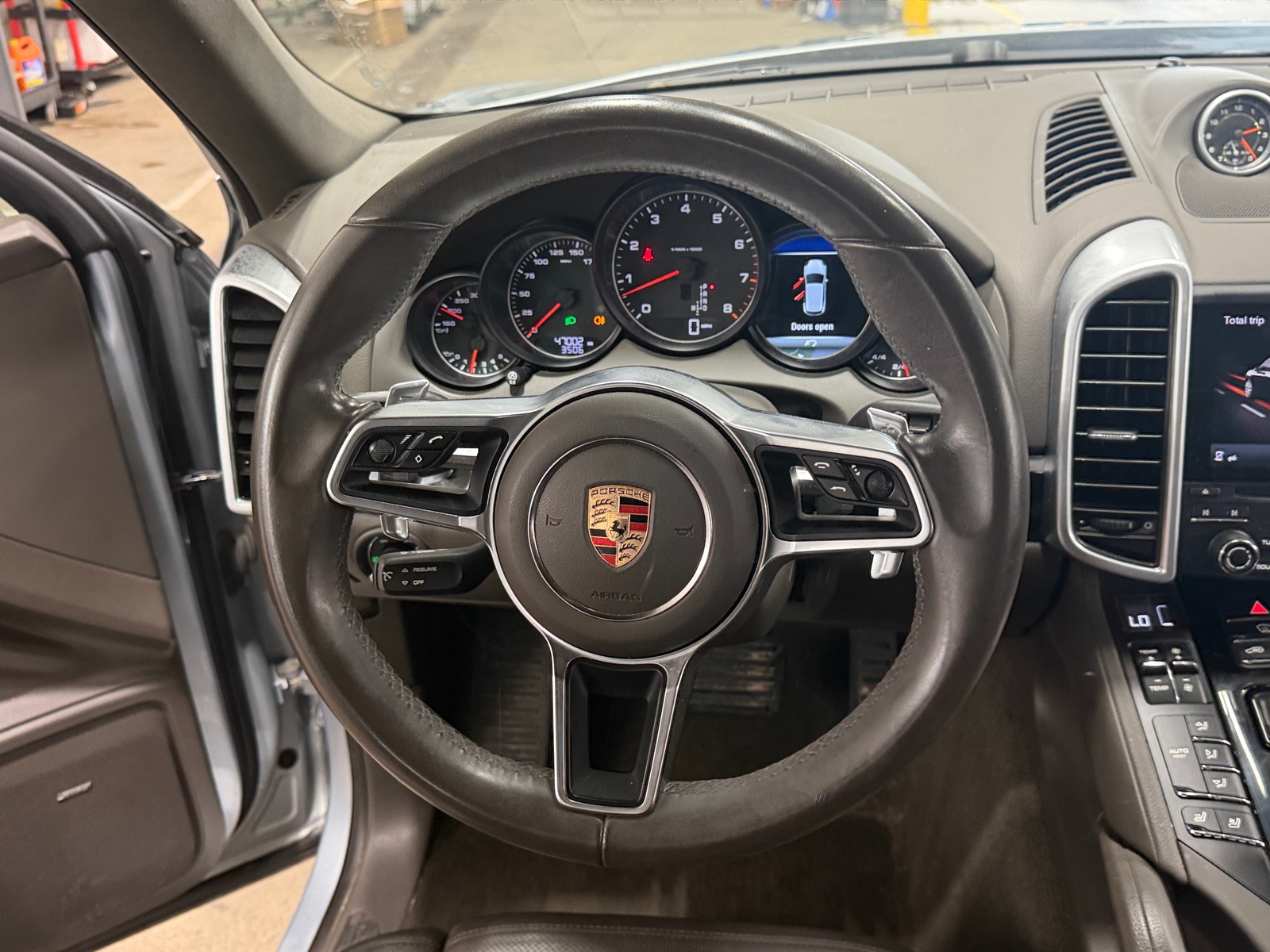 Thumbnail: 2017 Porsche Cayenne - 4