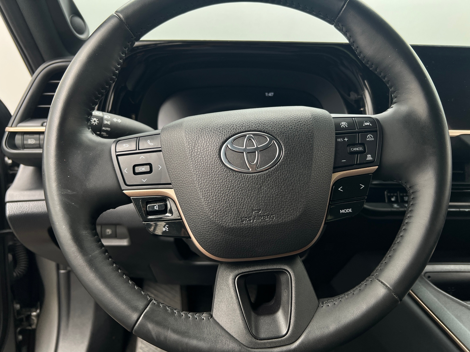 Thumbnail: 2023 Toyota Crown - 4