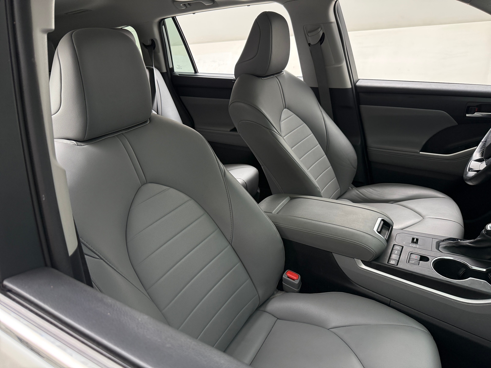 Thumbnail: 2020 Toyota Highlander - 2