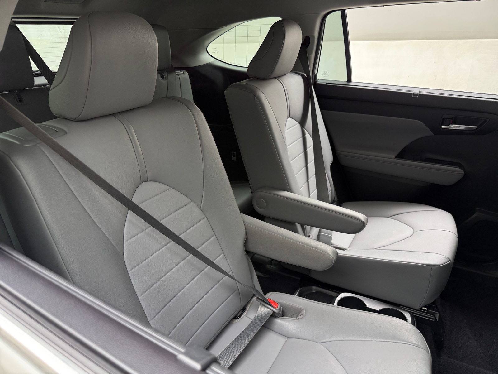 Thumbnail: 2020 Toyota Highlander - 6