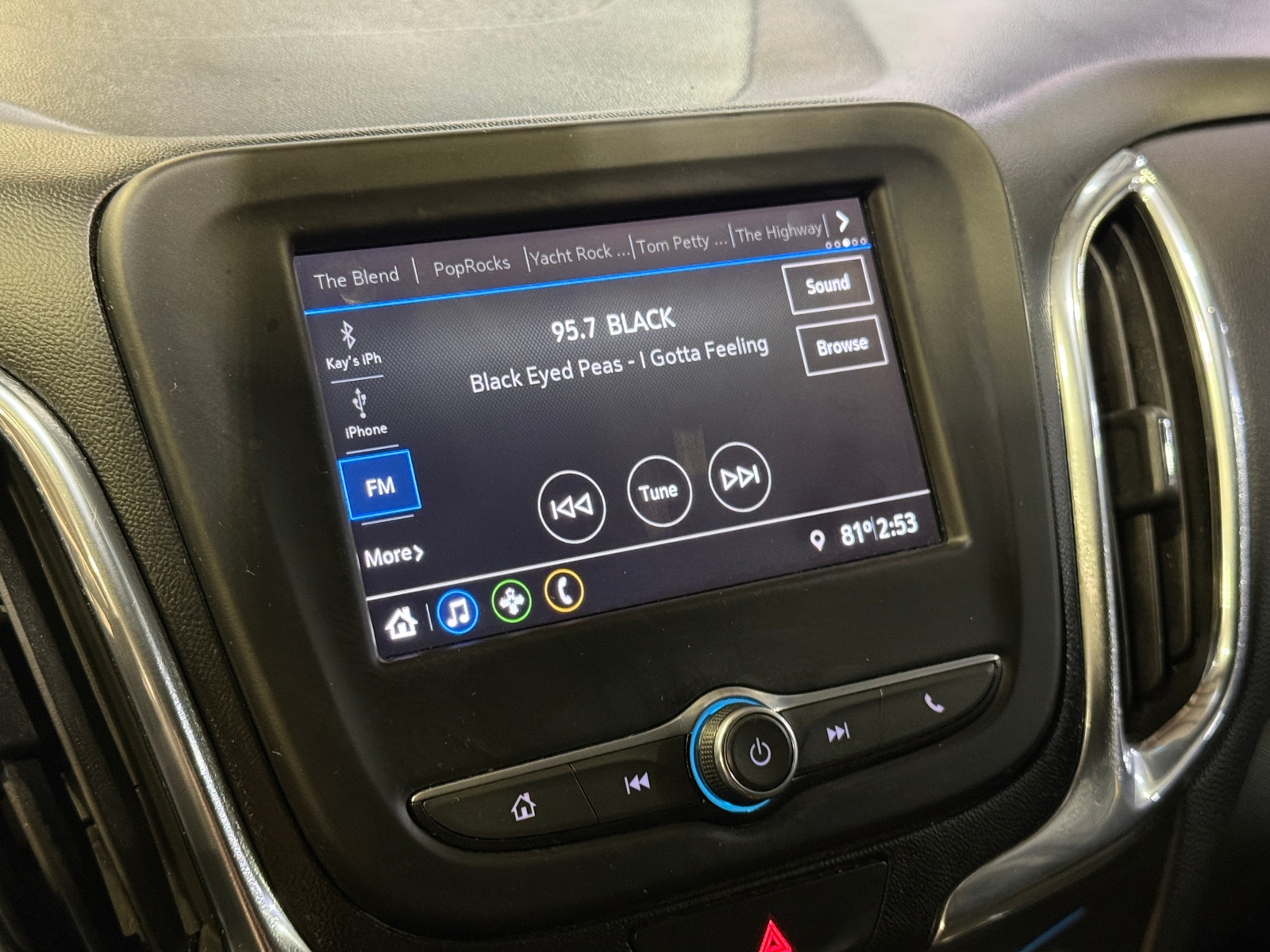 Thumbnail: 2019 Chevrolet Equinox - 4