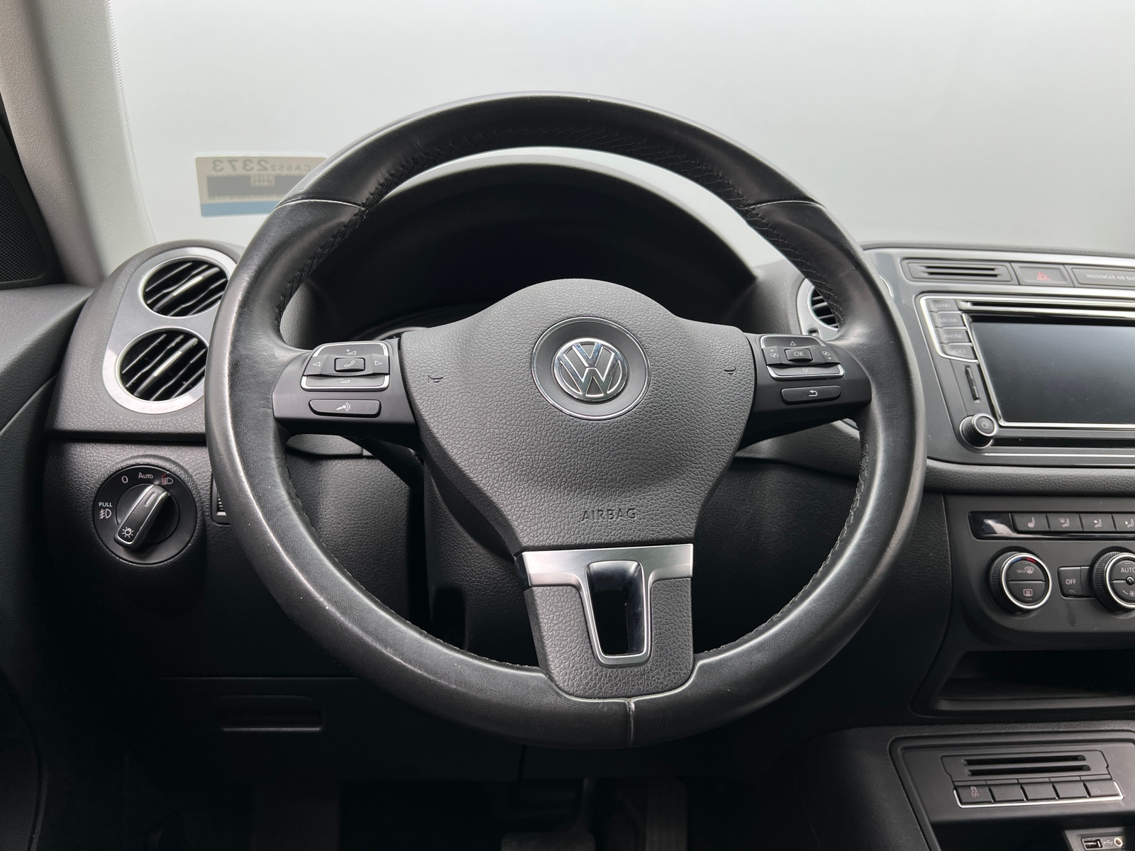 Thumbnail: 2017 Volkswagen Tiguan - 4