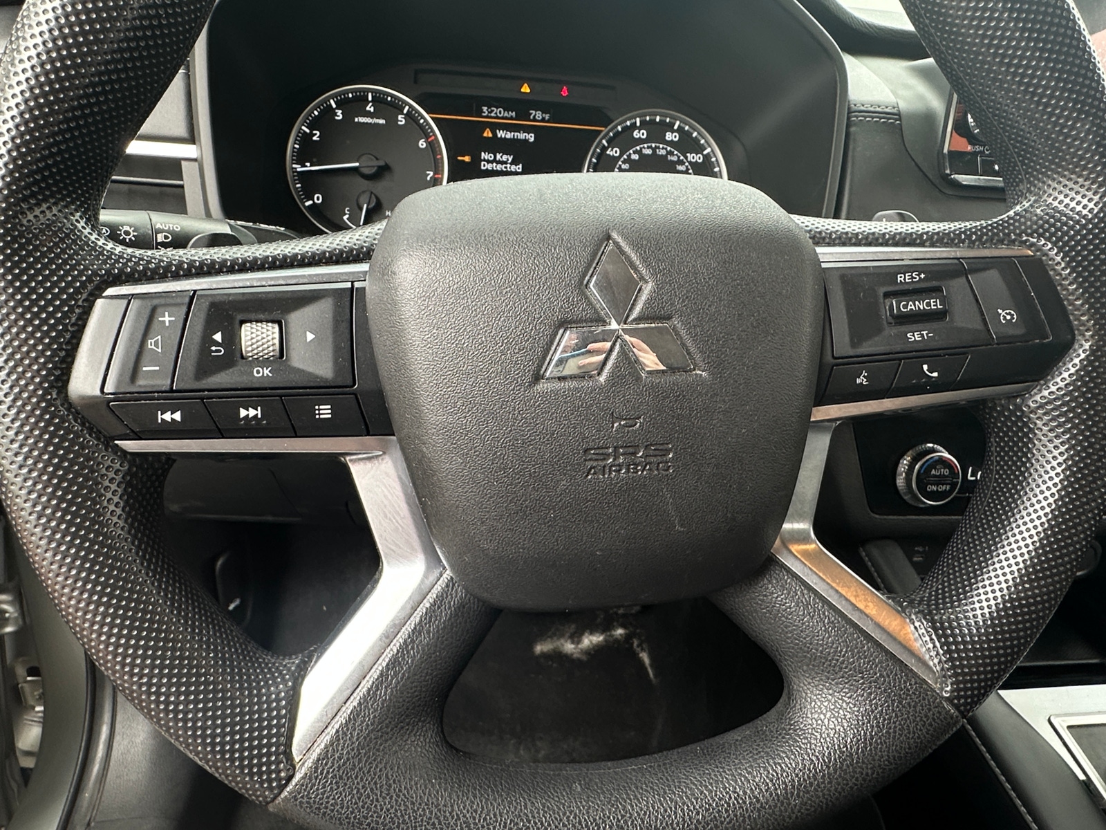 Thumbnail: 2022 Mitsubishi Outlander - 5