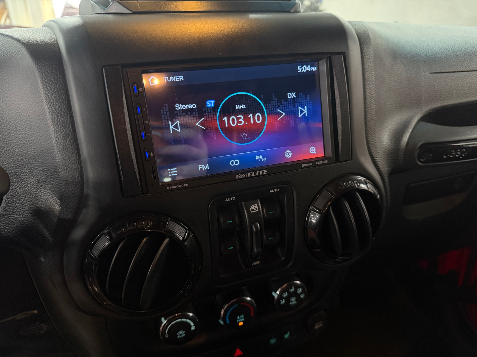 Thumbnail: 2015 Jeep Wrangler - 3