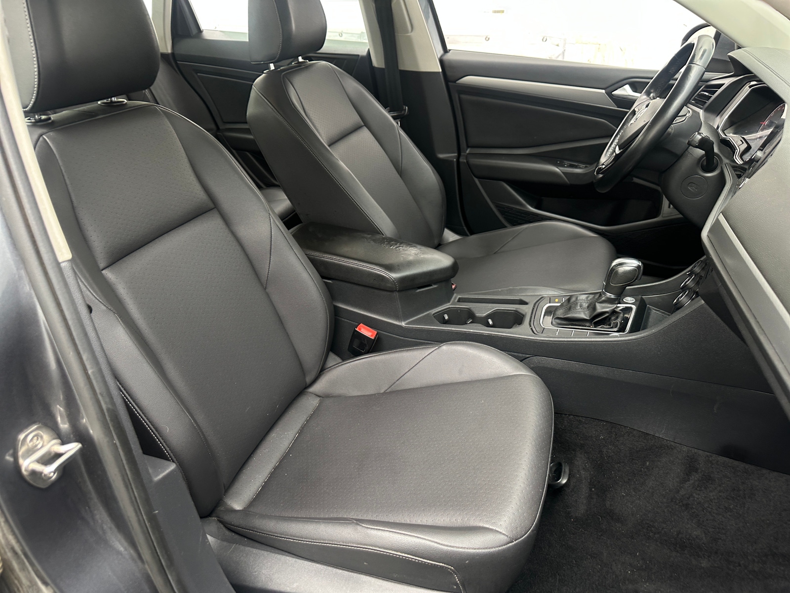 Thumbnail: 2019 Volkswagen Jetta - 2