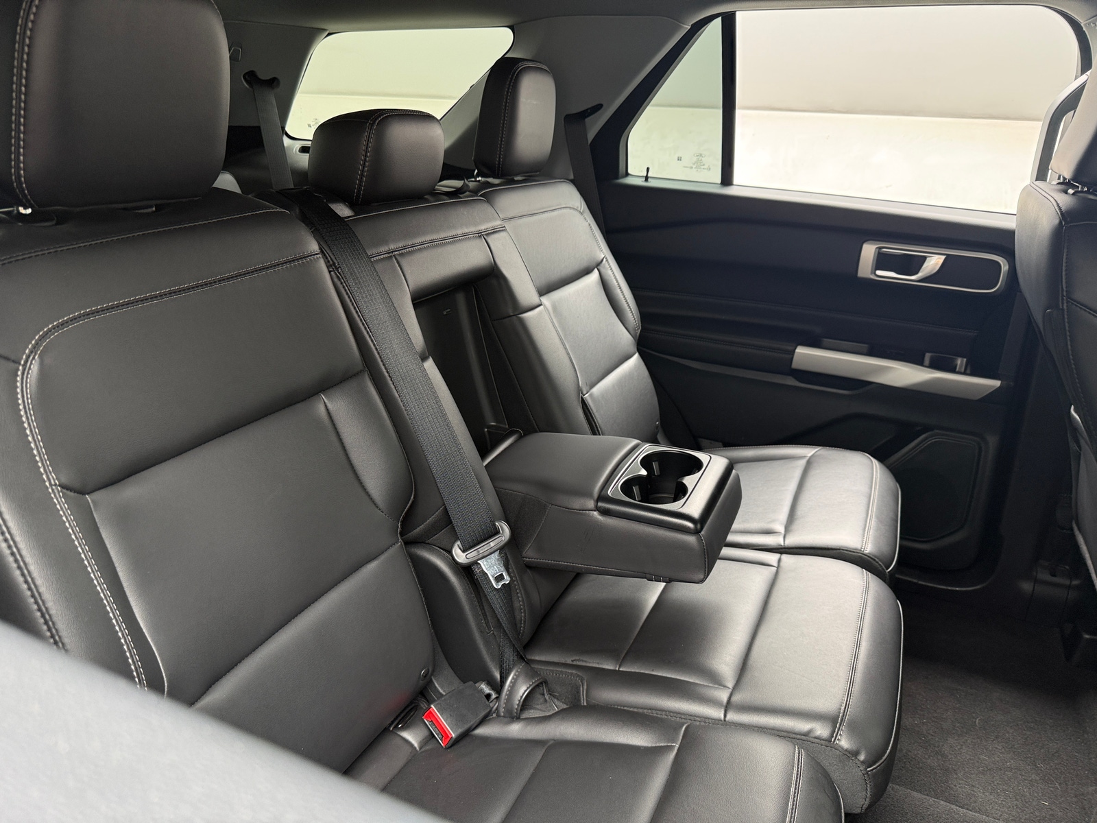 Thumbnail: 2022 Ford Explorer - 6