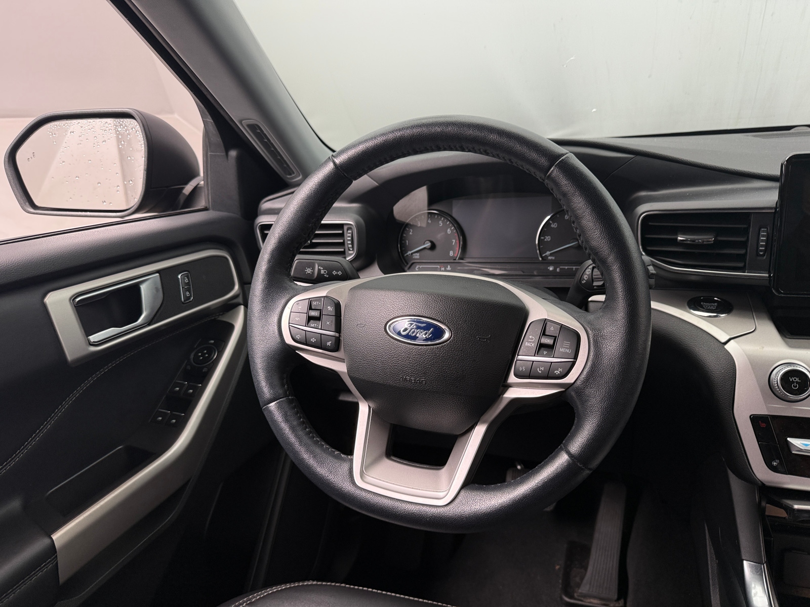 Thumbnail: 2022 Ford Explorer - 5