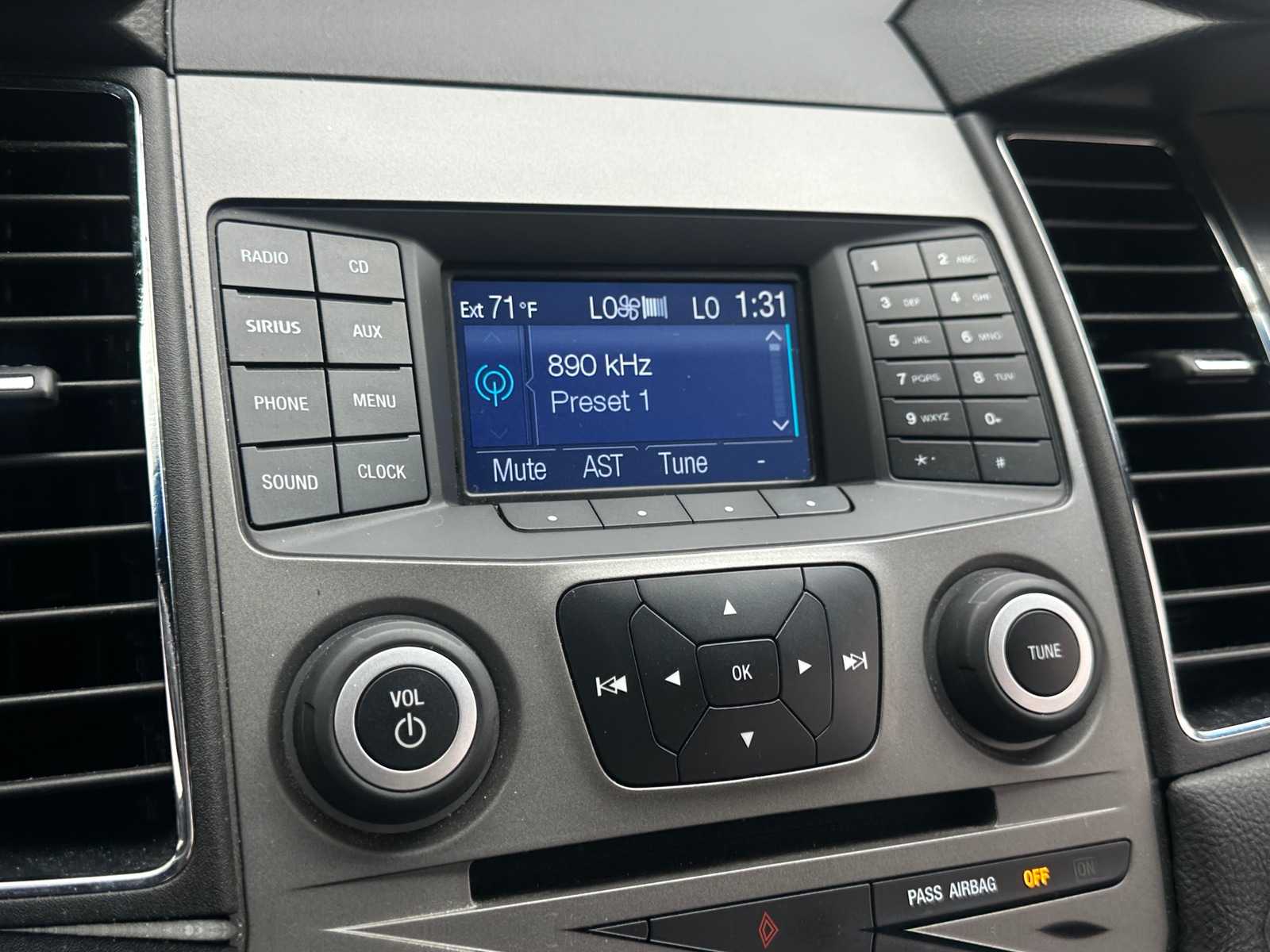 Thumbnail: 2014 Ford Taurus - 4